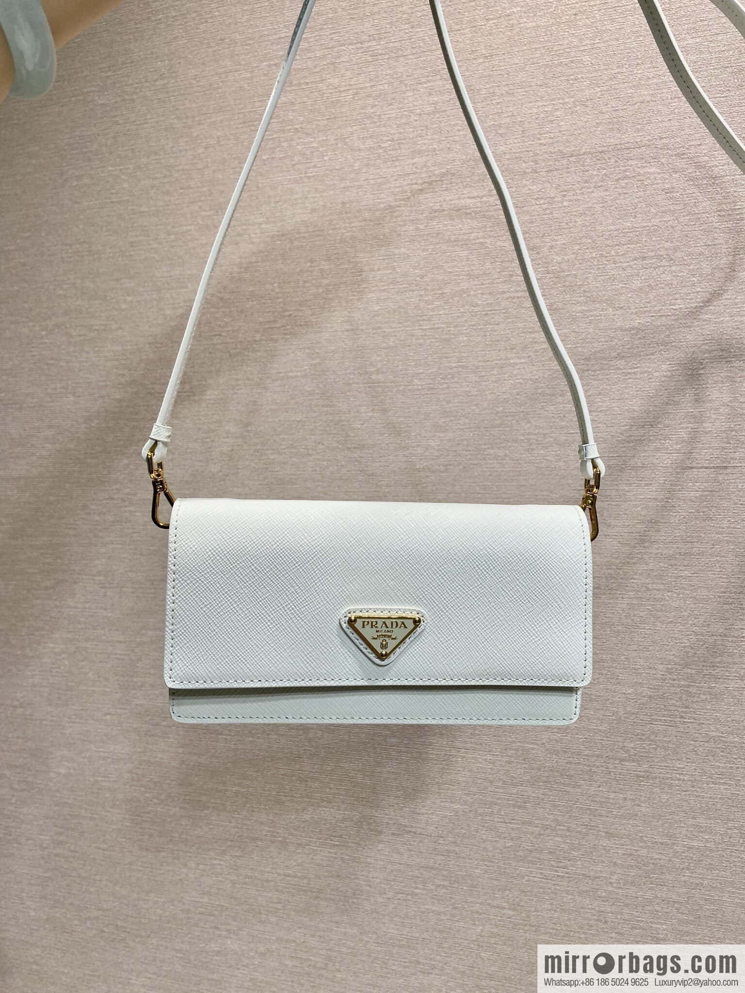 PRADA ๐ new mini handbag ๐ 1NF059 mobile phone bag ๐๐ white
