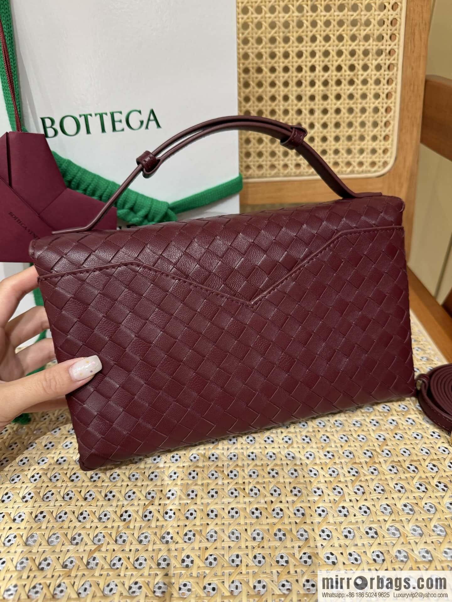 BV Knot Lock Messenger Bag 817191 Barolo Burgundy