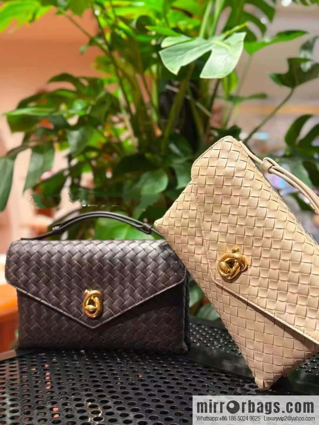 BV Knot Lock Messenger Bag 817191 Hazel