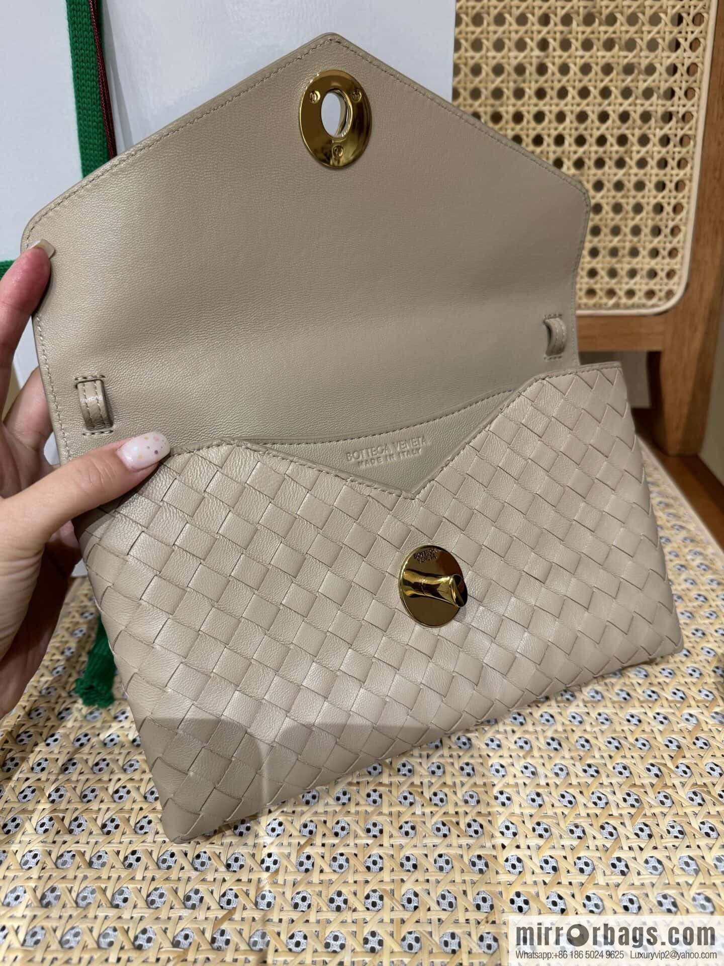 BV Knot Lock Messenger Bag 817191 Hazel