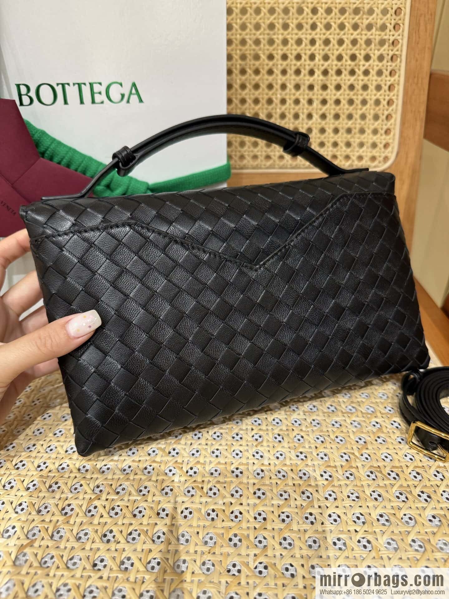 BV Knot Lock Crossbody Bag 817191 Black