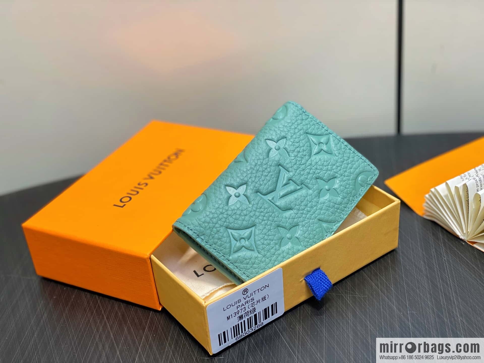 [Boutique‑grade] M13973 mint green, full leather card bag wallet, pocket wallet.