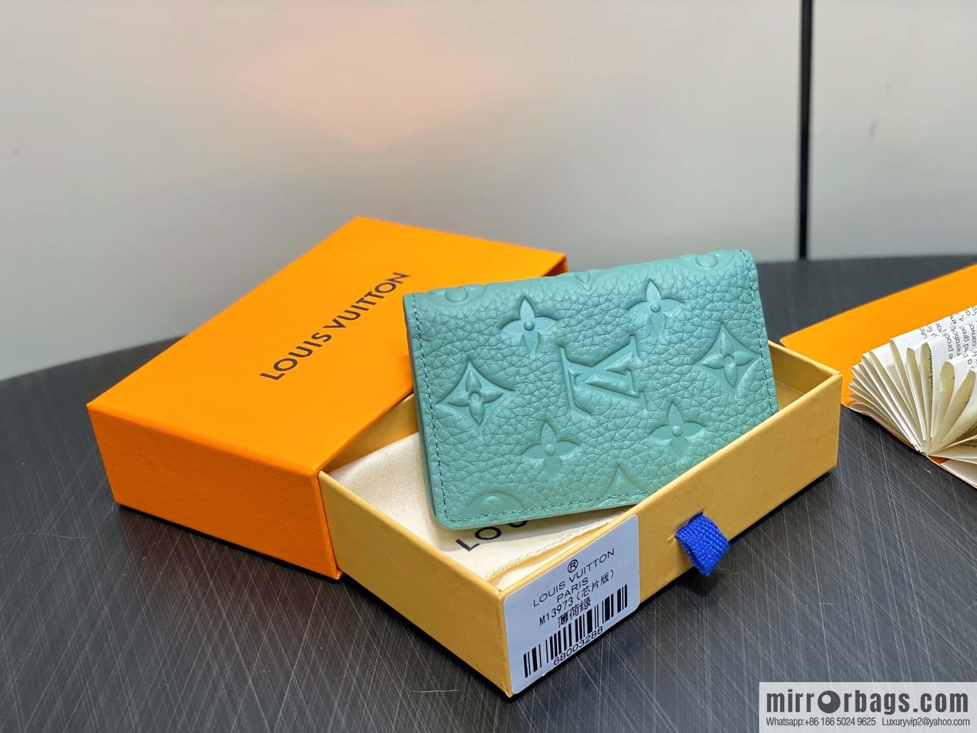 [Boutique‑grade] M13973 mint green, full leather card bag wallet, pocket wallet.