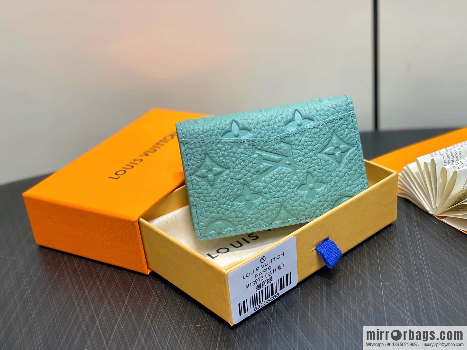 [Boutique‑grade] M13973 mint green, full leather card bag wallet, pocket wallet.