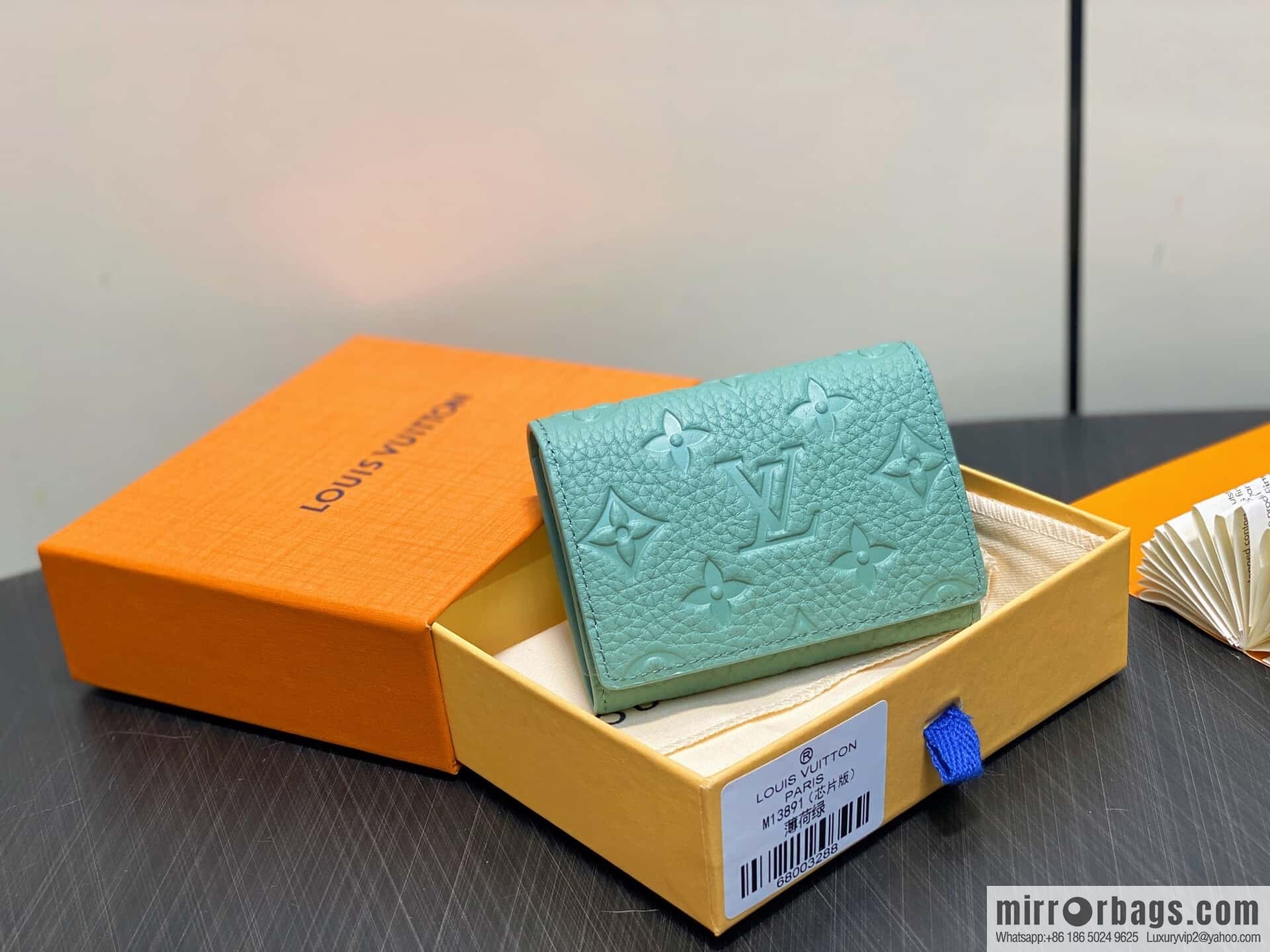 [Boutique‑grade] M13891 mint green full leather business card holder wallet LV Ski Ms series business card holder