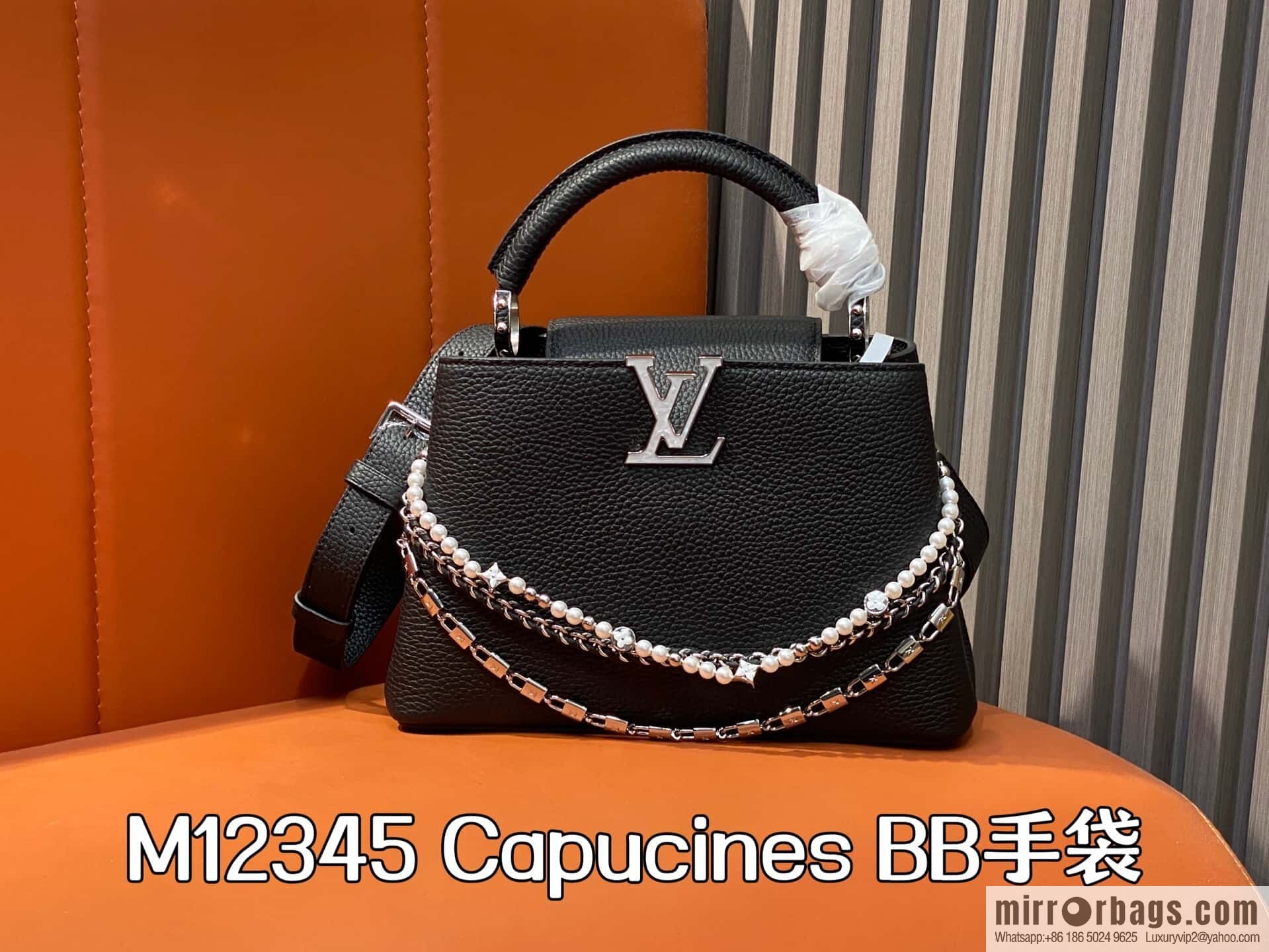 [Original order boutique] M12345 black, full leather cap, this Capucines BB handbag.