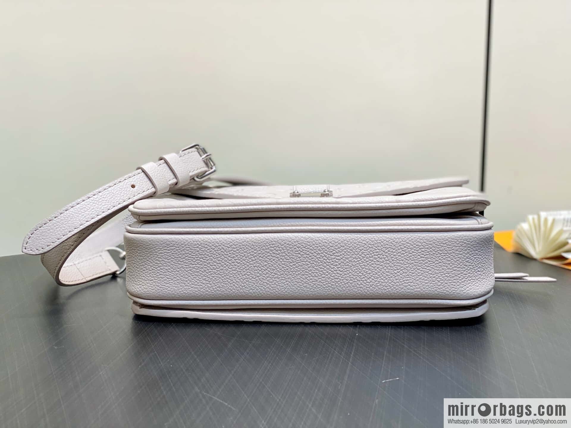 [Original order boutique] M41487 hazy gray taro purple, full leather embossed messenger bag Pochette Métis handbag
