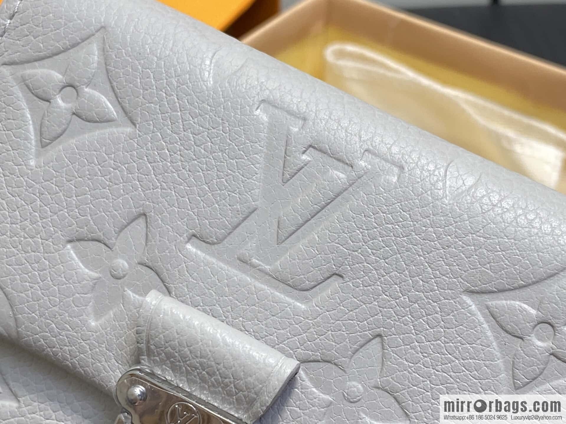 [Boutique‑grade] M13464 light gray full leather embossed, three fold wallet Pochette Metis Compact wallet