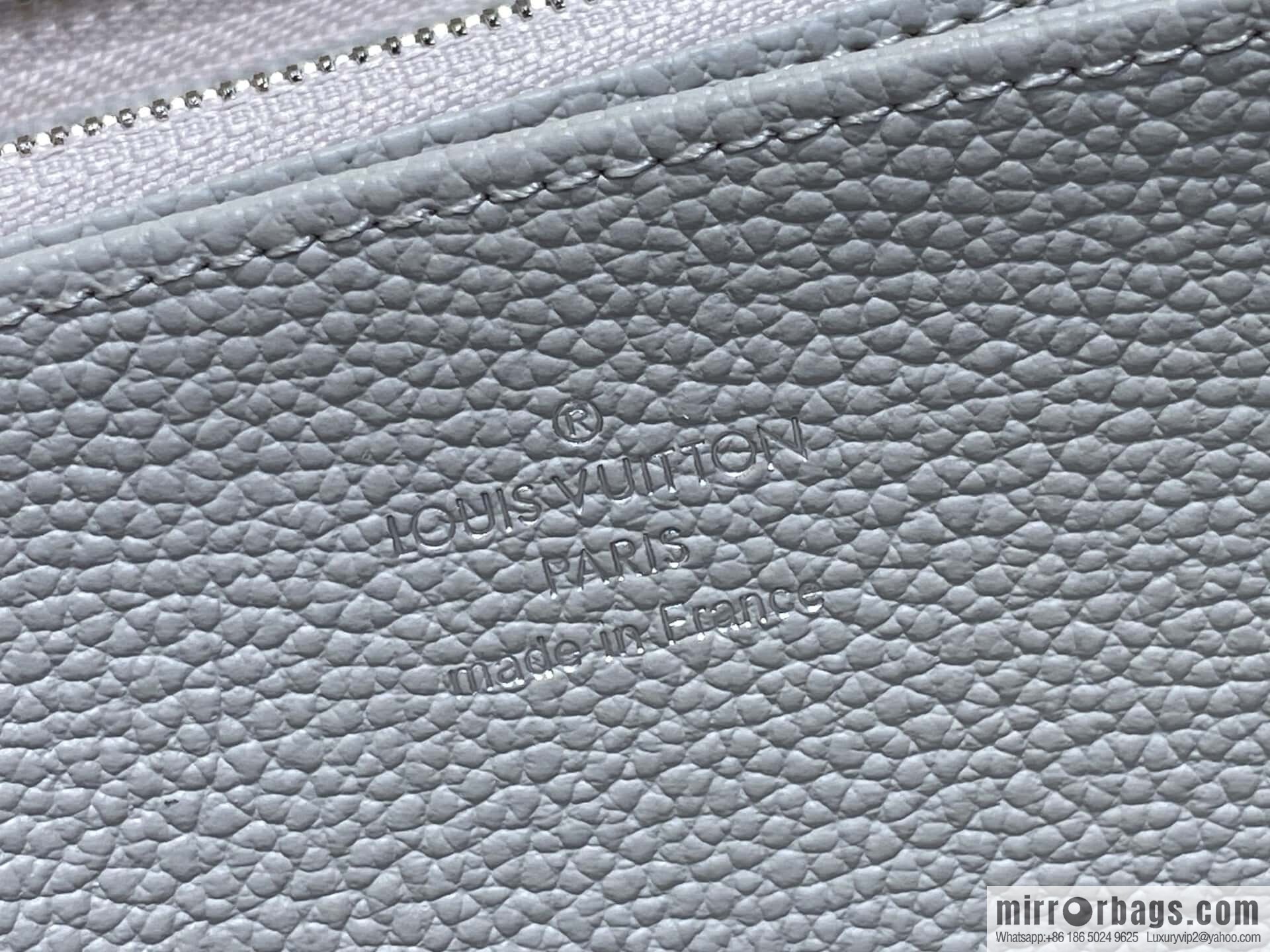 [Boutique‑grade] M13825 light gray full leather embossed, single zipper wallet zippy zipper wallet