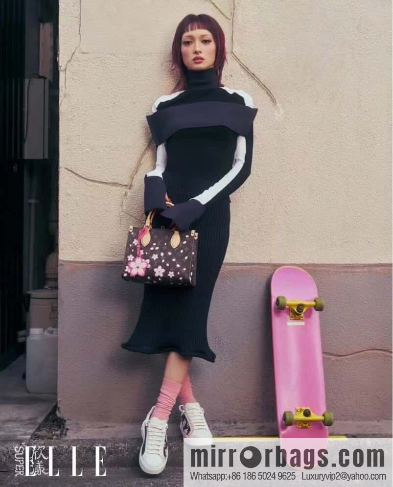 [Boutique‑grade] M13269 presbyopia, cherry blossom/Murakami Takashi, square bag OnTheGo small handbag