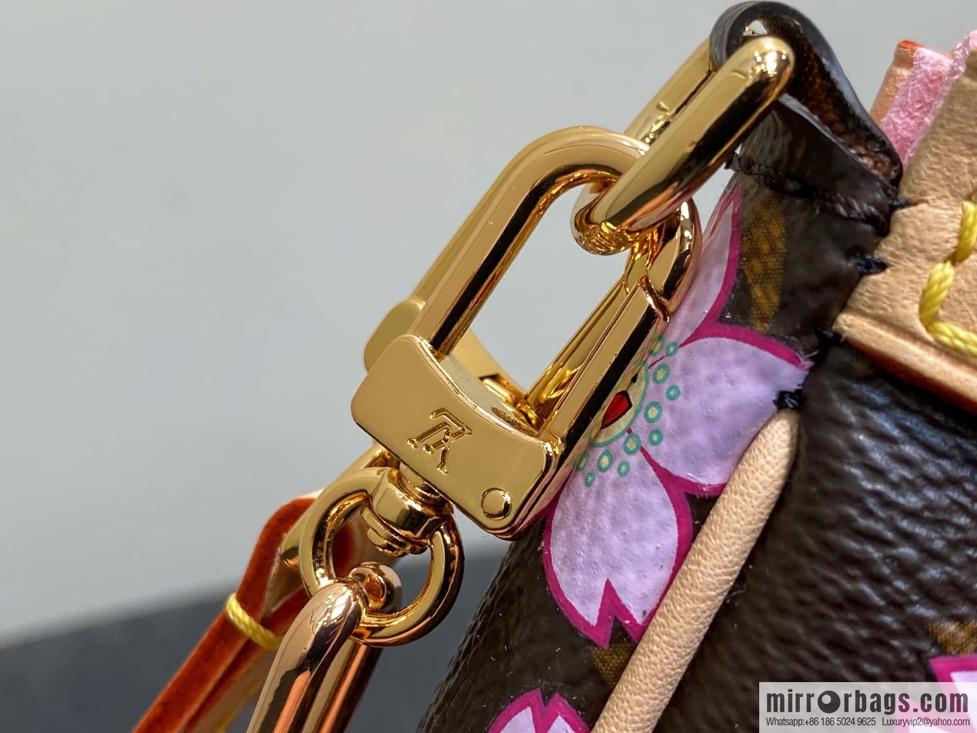 [Boutique‑grade] M13666 presbyopia, cherry blossom/Takashi Murakami, chain bag mahjong bag LVXTM POCHETTE mahjong bag