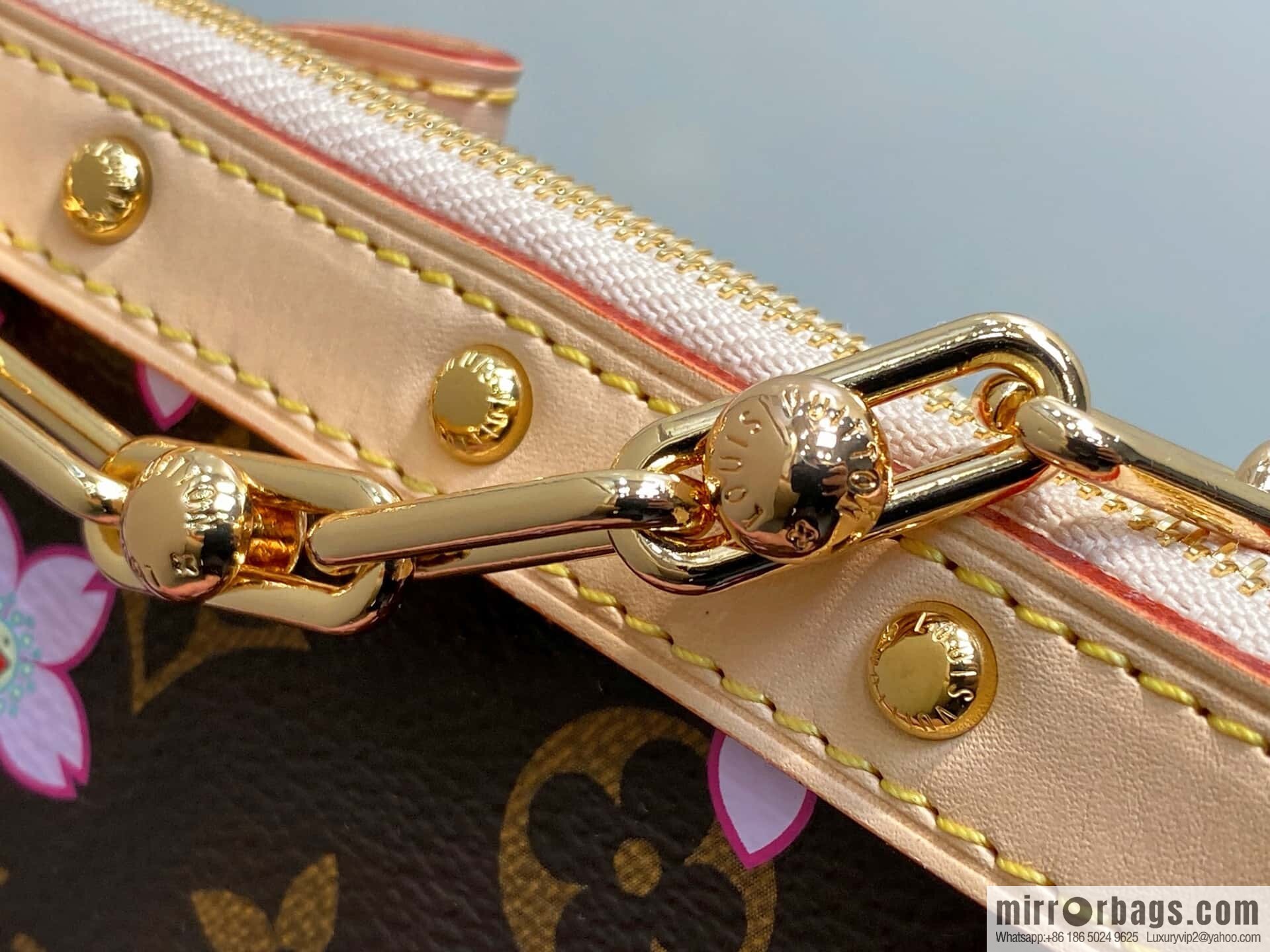[Boutique‑grade] M13666 presbyopia, cherry blossom/Takashi Murakami, chain bag mahjong bag LVXTM POCHETTE mahjong bag