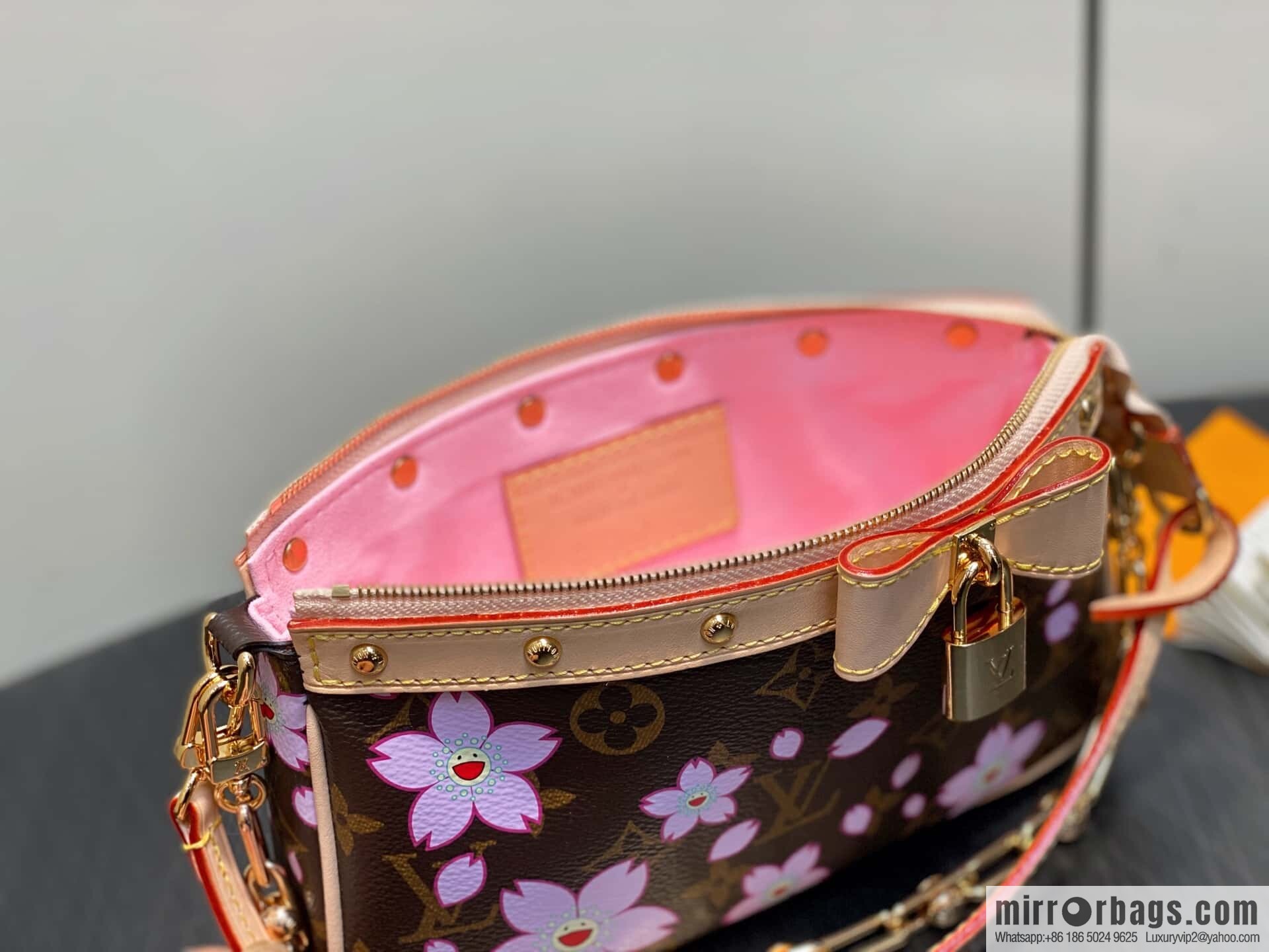 [Boutique‑grade] M13666 presbyopia, cherry blossom/Takashi Murakami, chain bag mahjong bag LVXTM POCHETTE mahjong bag