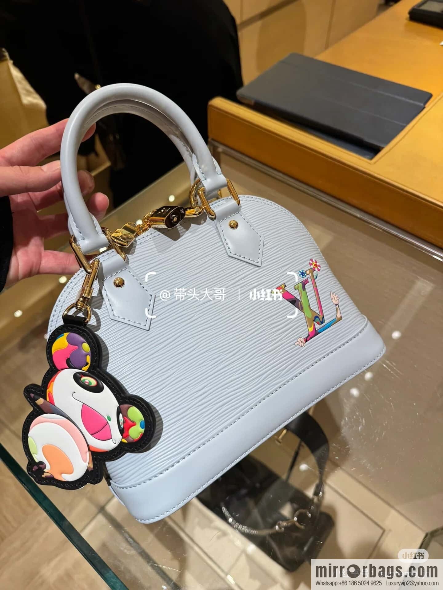 [Boutique‑grade] M14197 light blue, water ripple shell bag, the new LV x TM ALMA BB handbag of the season
