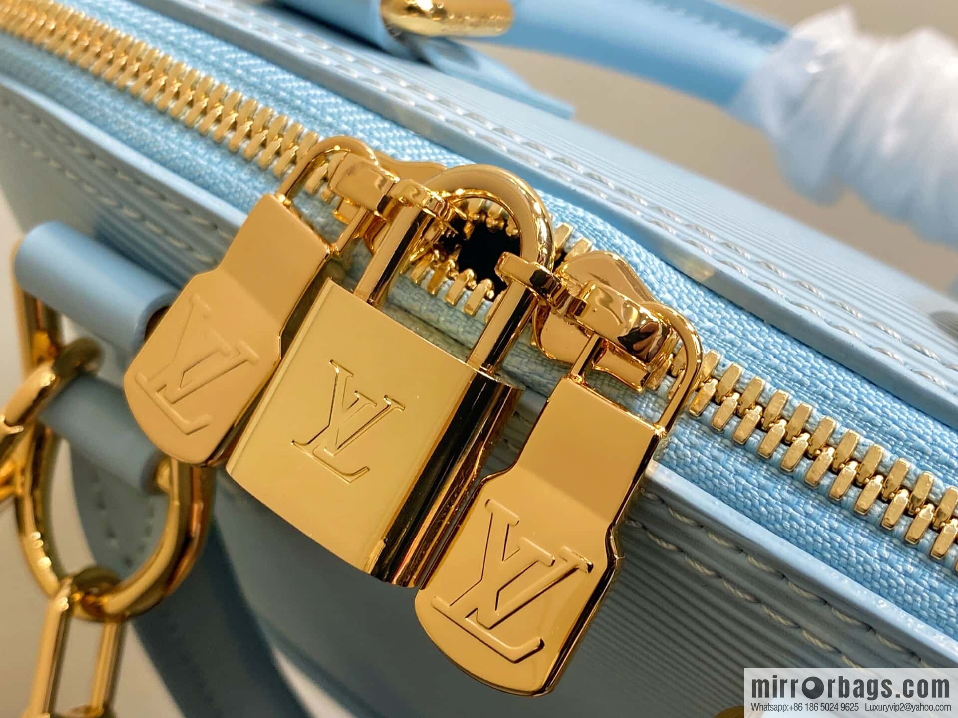 [Boutique‑grade] M14197 light blue, water ripple shell bag, the new LV x TM ALMA BB handbag of the season