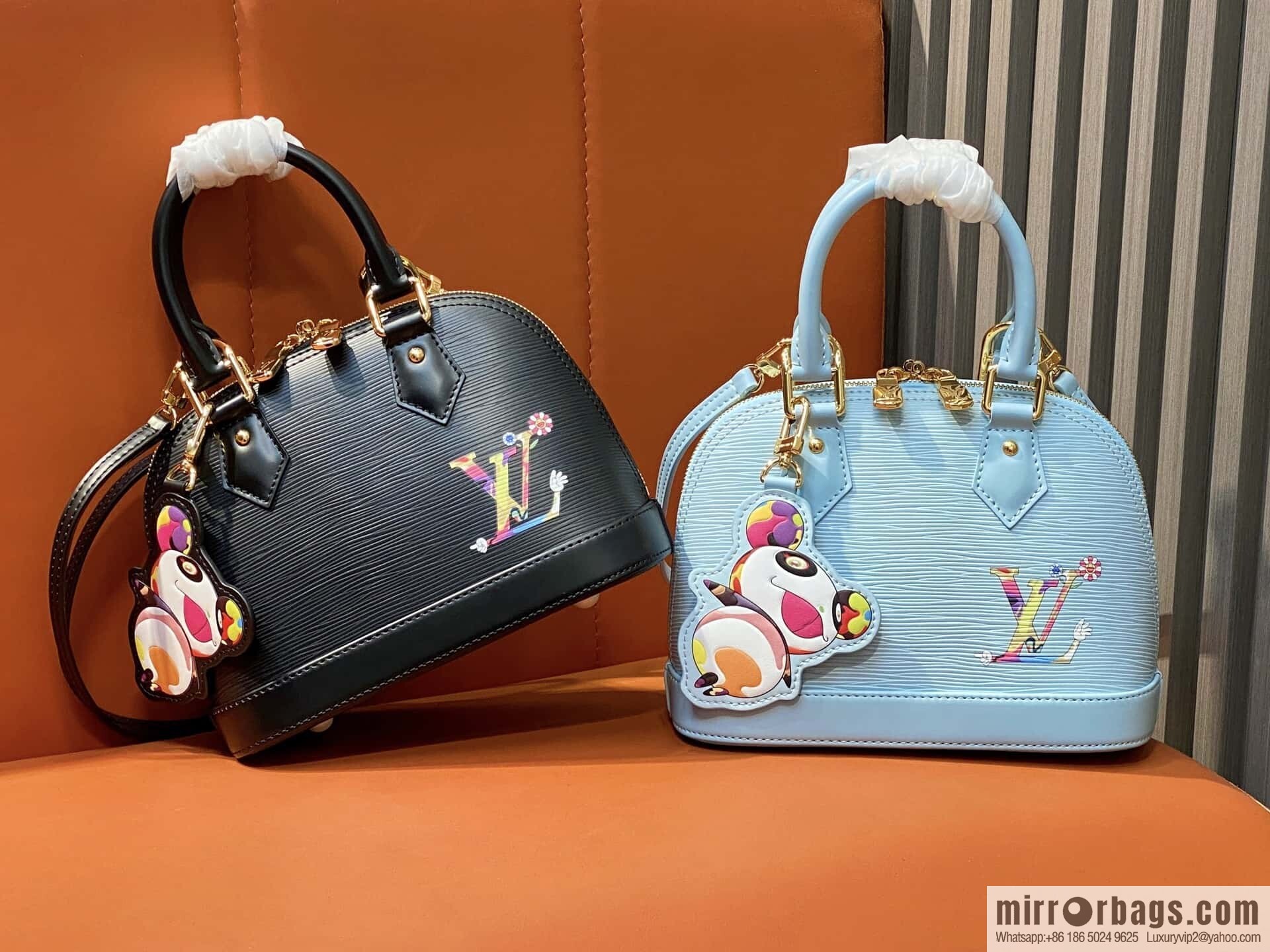 [Boutique‑grade] M13670 black, water ripple shell bag, the new LV x TM ALMA BB handbag of the season.
