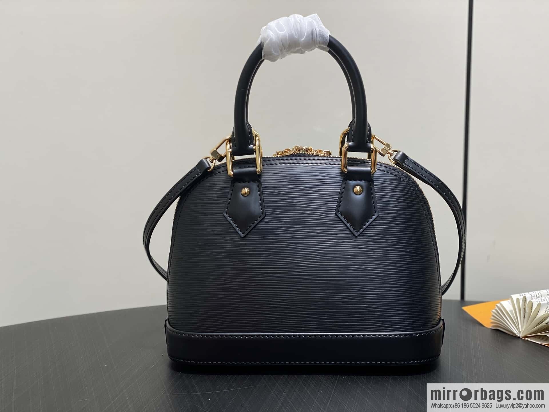 [Boutique‑grade] M13670 black, water ripple shell bag, the new LV x TM ALMA BB handbag of the season.