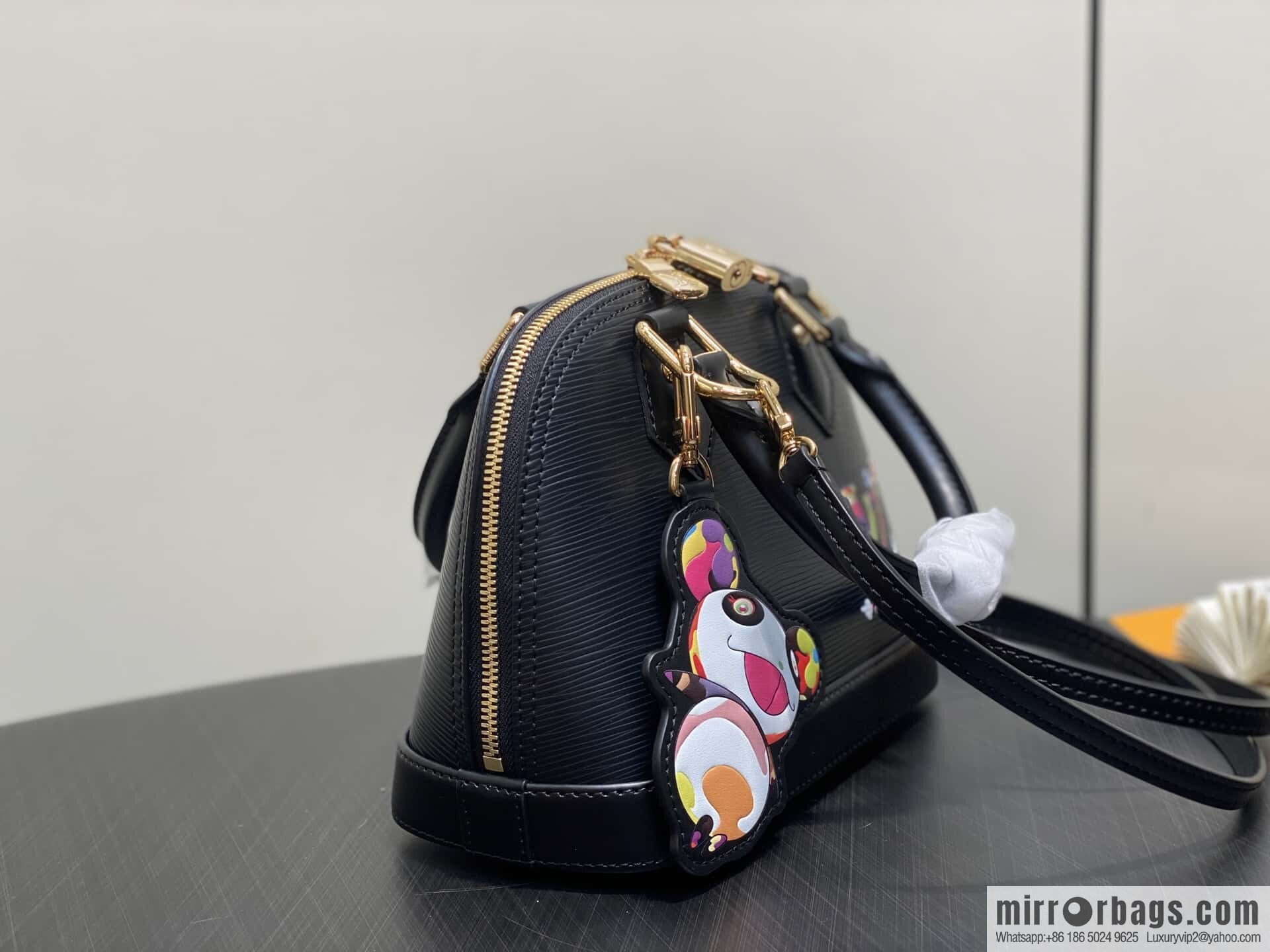 [Boutique‑grade] M13670 black, water ripple shell bag, the new LV x TM ALMA BB handbag of the season.