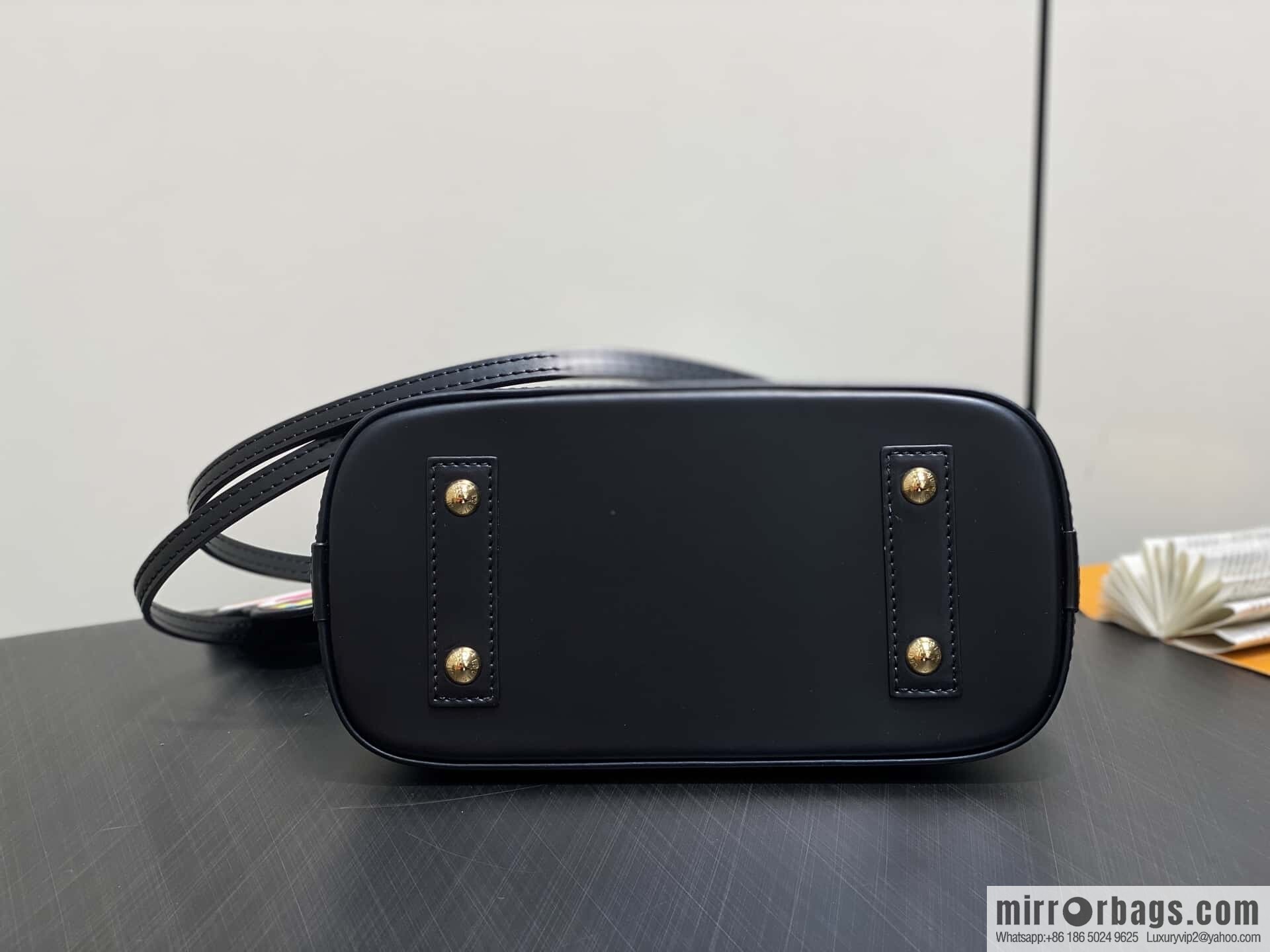 [Boutique‑grade] M13670 black, water ripple shell bag, the new LV x TM ALMA BB handbag of the season.