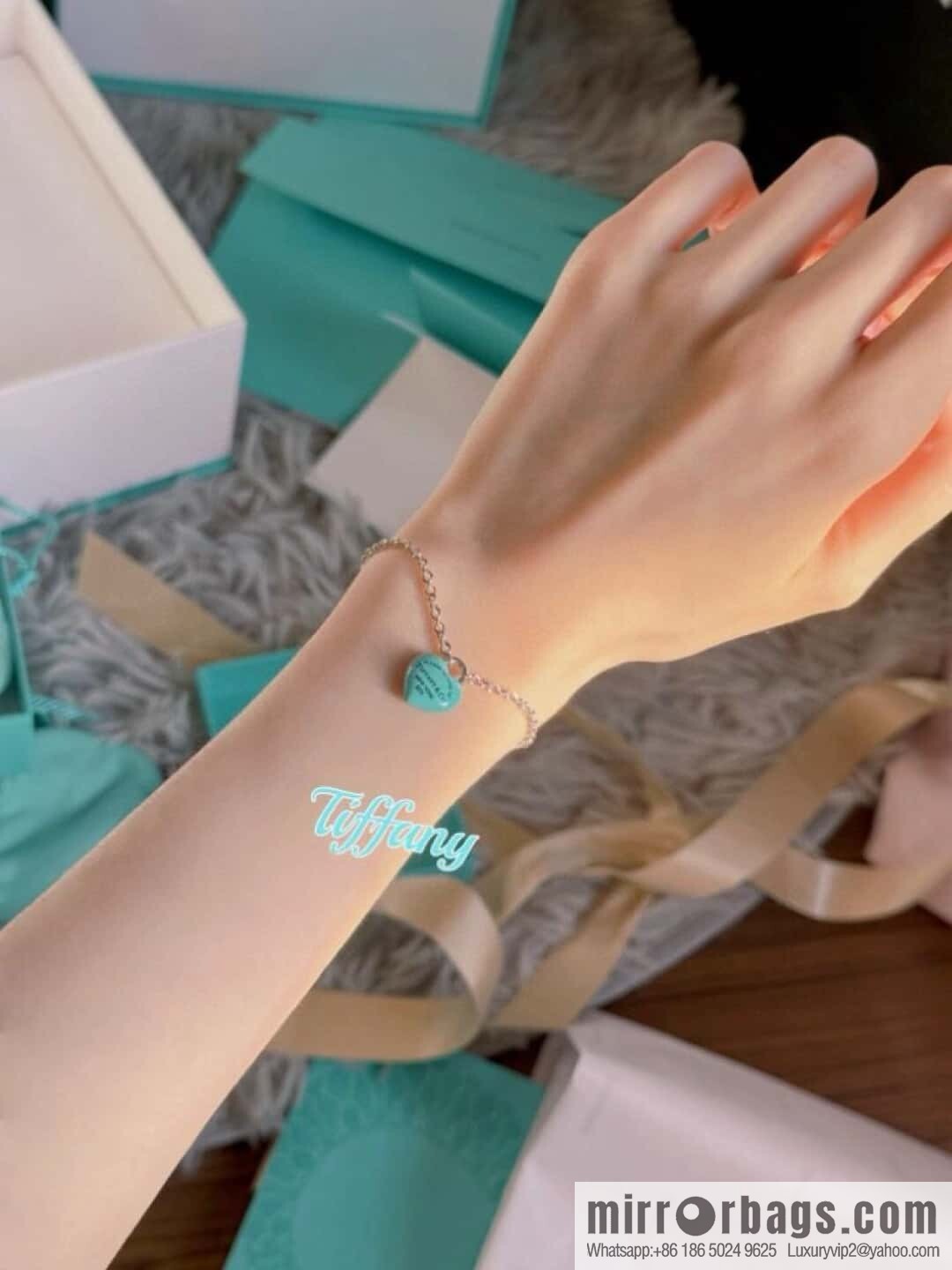 TIFFANY & Co. Tiffany blue peach heart love bracelet, necklace