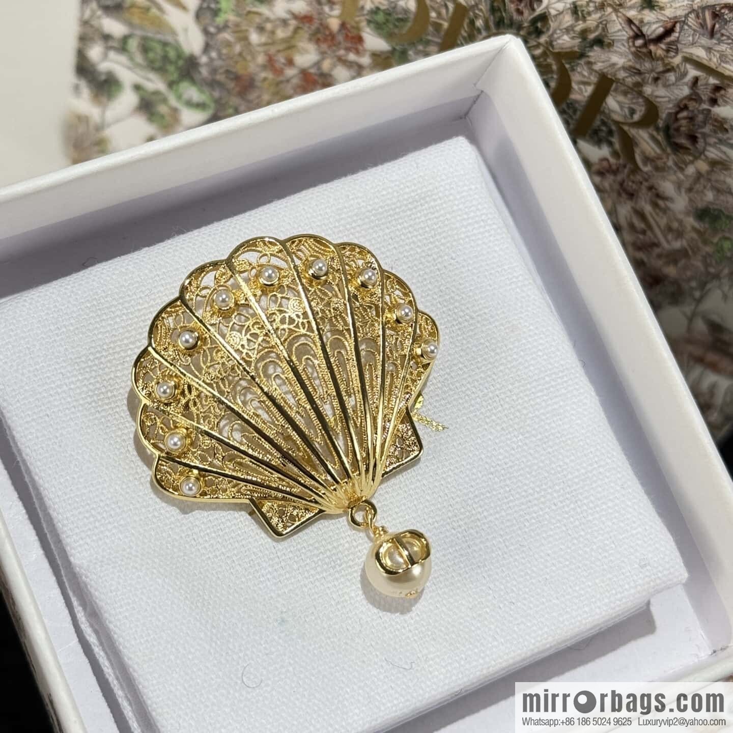 ❗️New ❗️ ☀️ new ☑️ Dior DIOR gold shell brooch ☀️