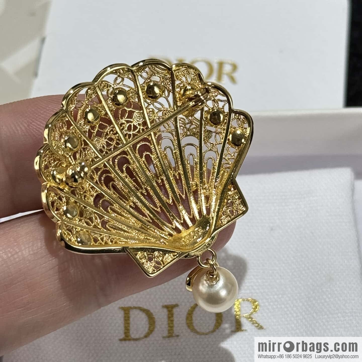 ❗️New ❗️ ☀️ new ☑️ Dior DIOR gold shell brooch ☀️