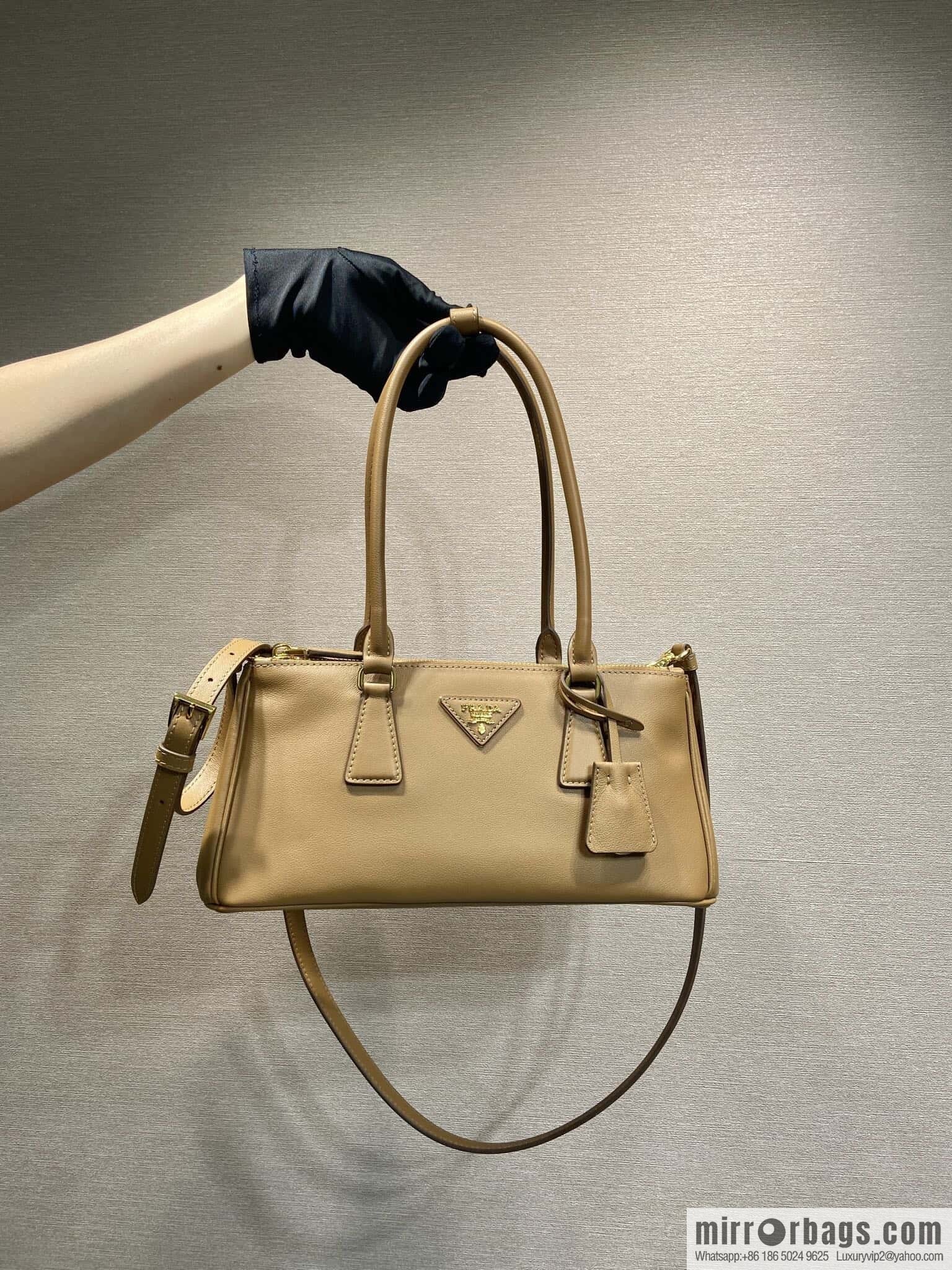 PRADA 🎉 new killer bag 🎉 1BA457 new 🎉🎉 caramel color