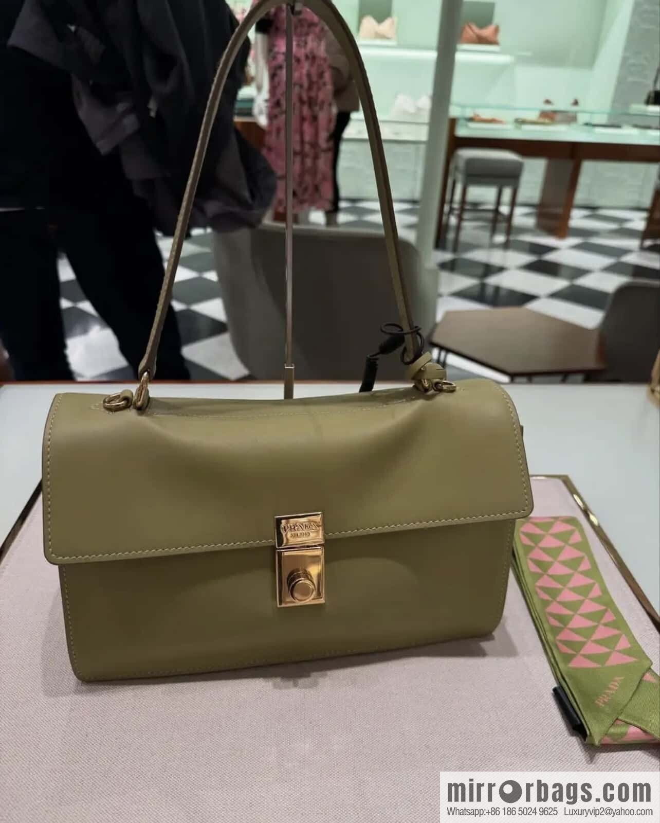 PRADA 🎉 new catwalk model 🎉 1BN023 calfskin 🎉🎉 avocado green