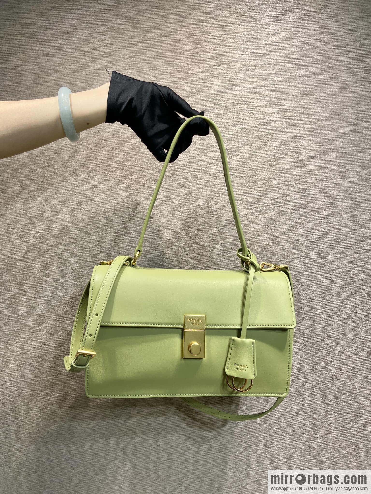 PRADA 🎉 new catwalk model 🎉 1BN023 calfskin 🎉🎉 avocado green