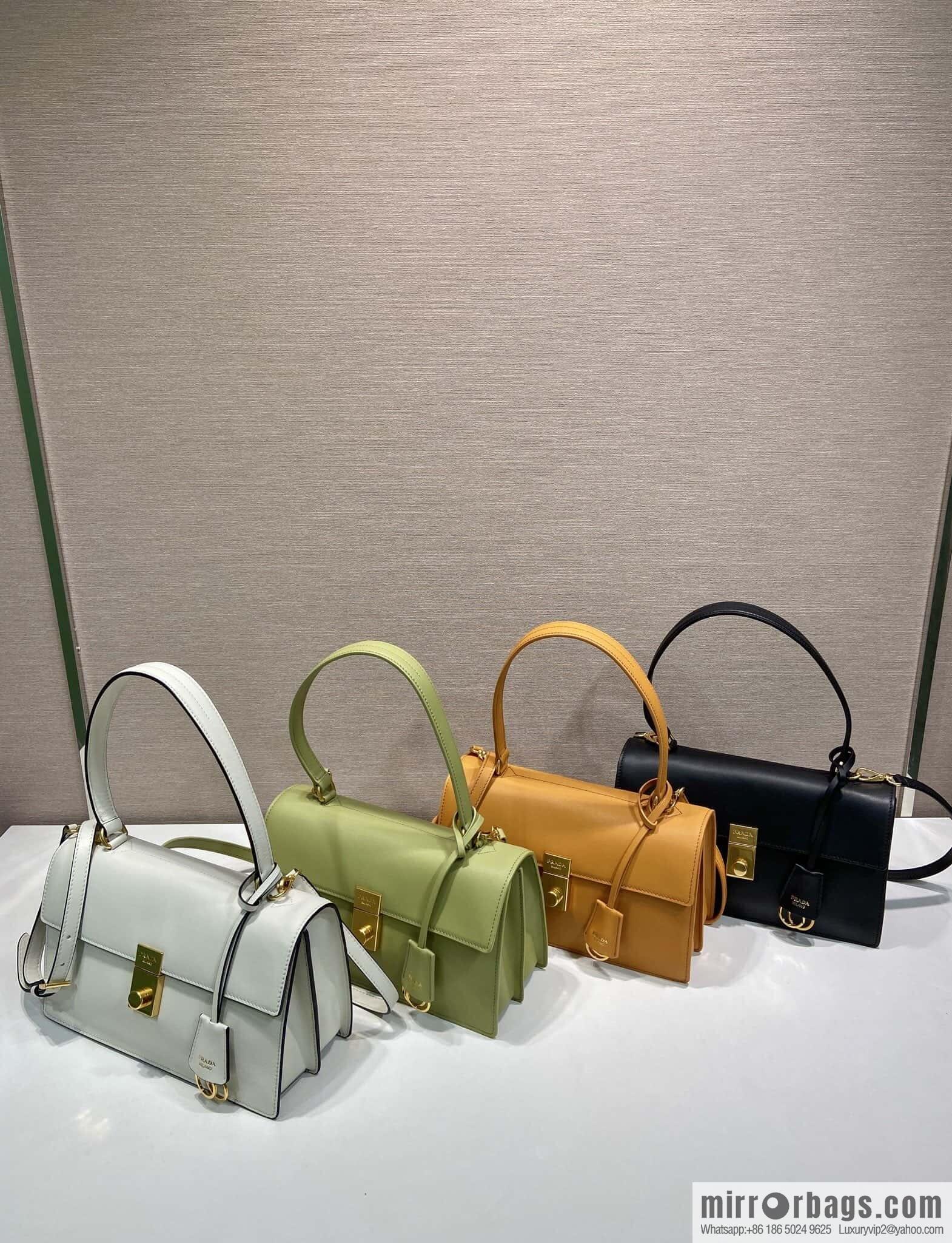 PRADA 🎉 new catwalk model 🎉 1BN023 calfskin 🎉🎉 avocado green