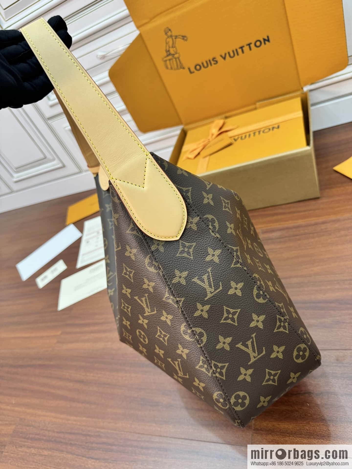 LV M12098 Slouchy MM