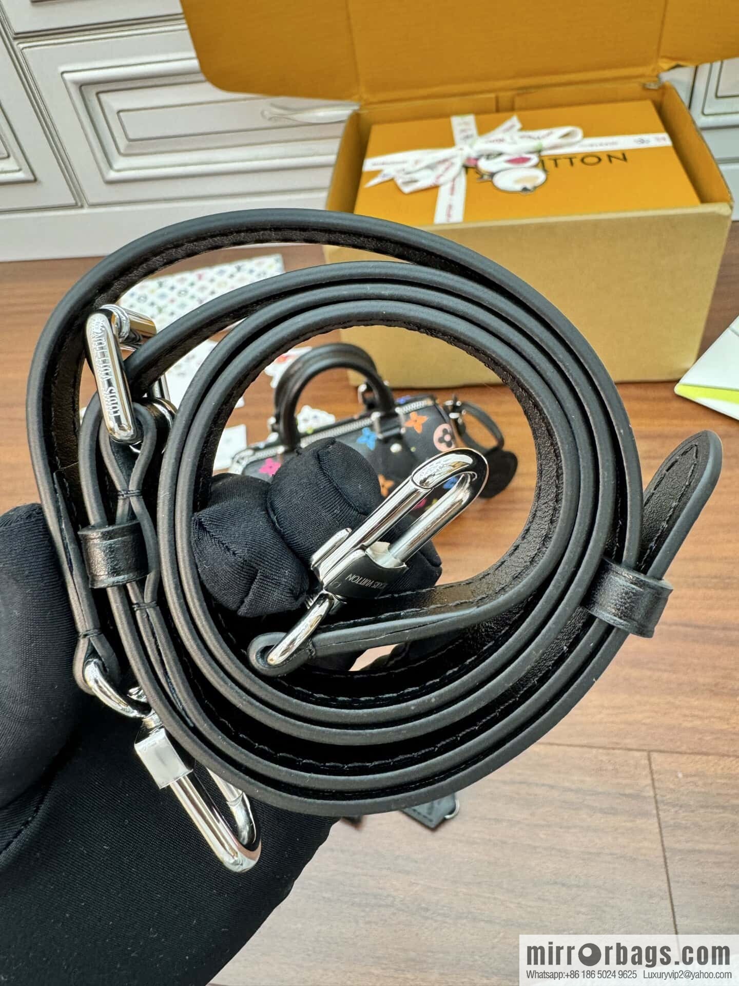 LV M13406 LV x TM Nano Speedy