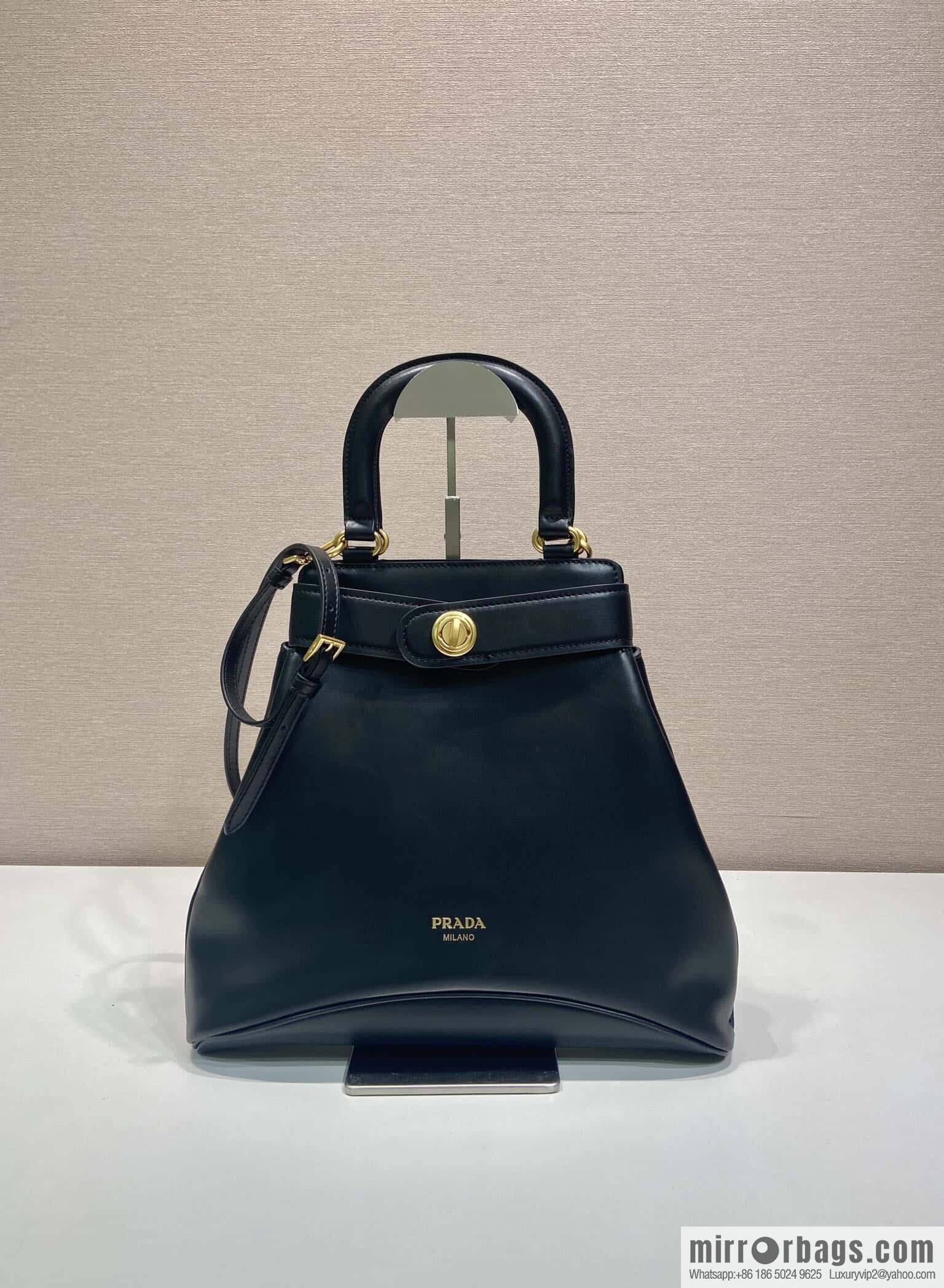 PRADA 🎉 new 🎉 1BG567 short handle🎉🎉