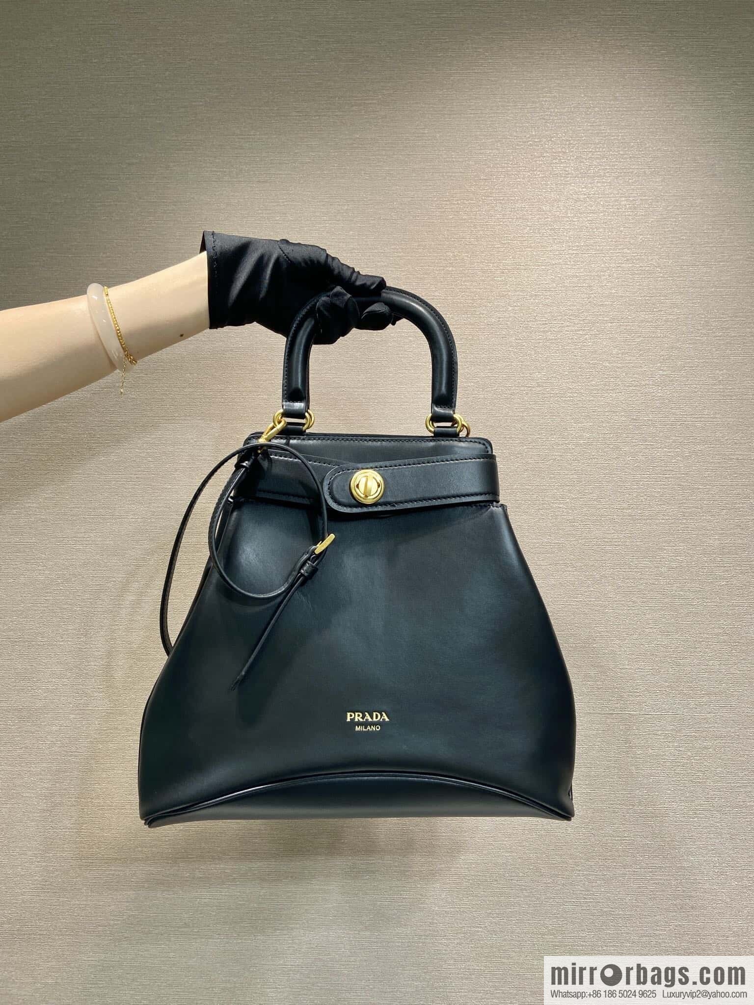 PRADA 🎉 new 🎉 1BG567 short handle🎉🎉