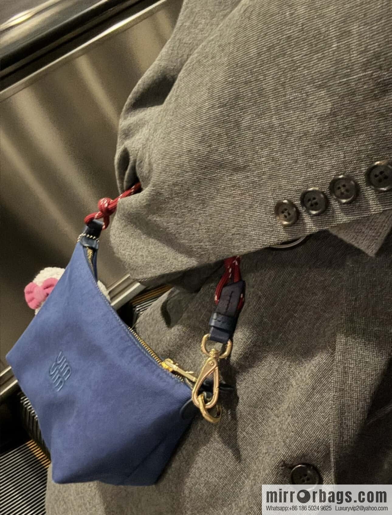 MIUMIU 🎉 new 🎉 5NE841 lunch bag 🎉🎉 blue