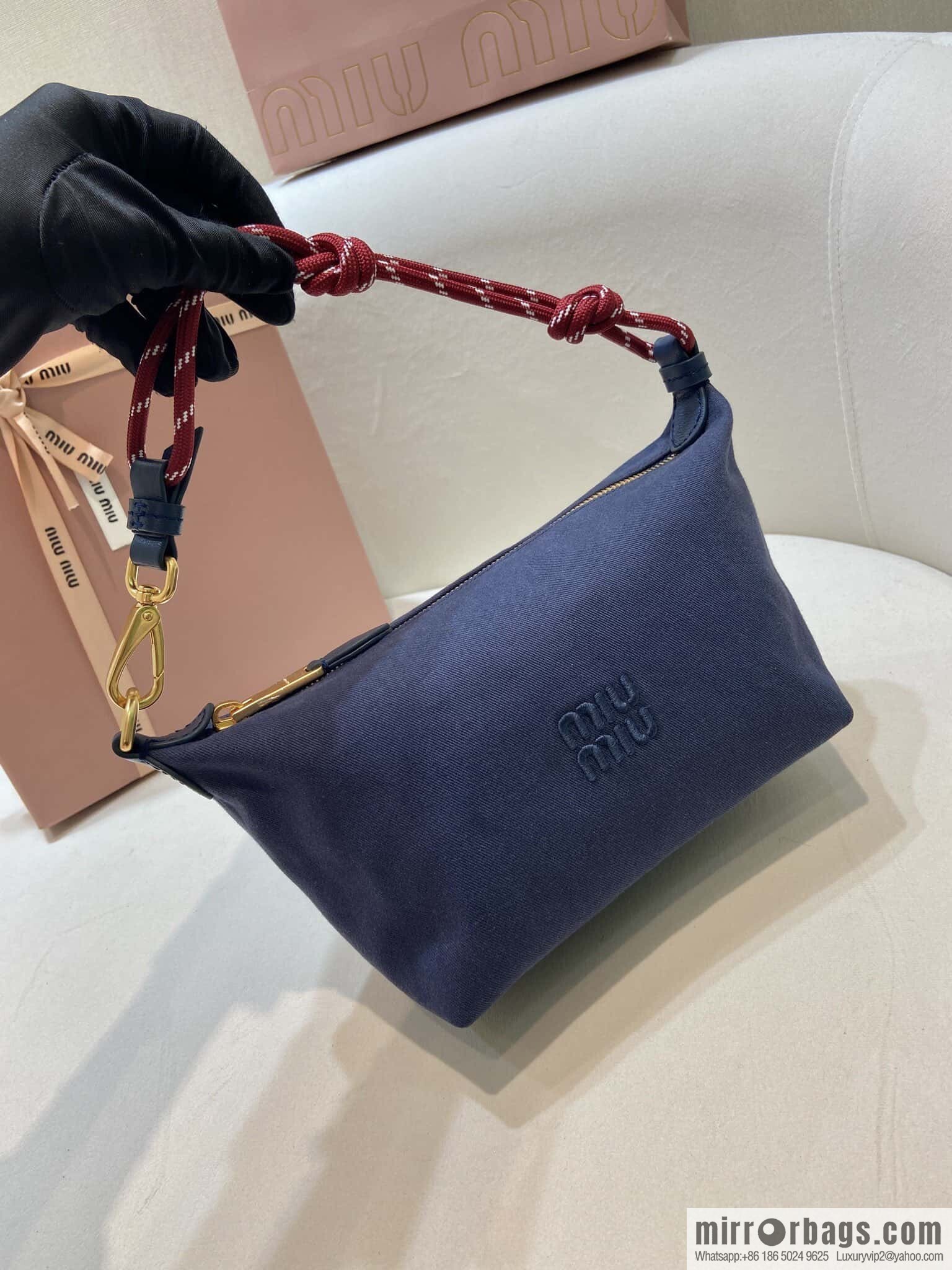 MIUMIU 🎉 new 🎉 5NE841 lunch bag 🎉🎉 blue