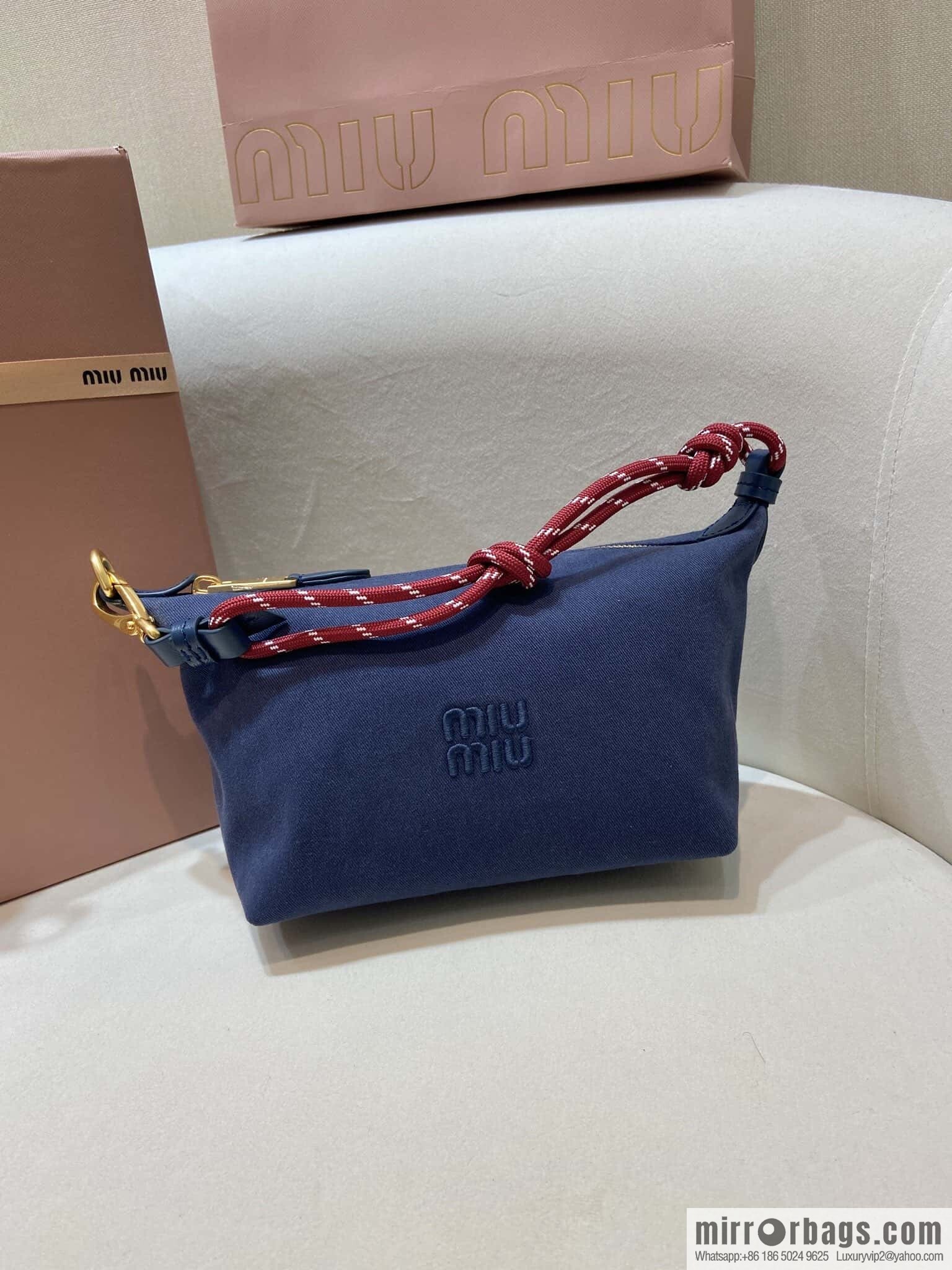 MIUMIU 🎉 new 🎉 5NE841 lunch bag 🎉🎉 blue