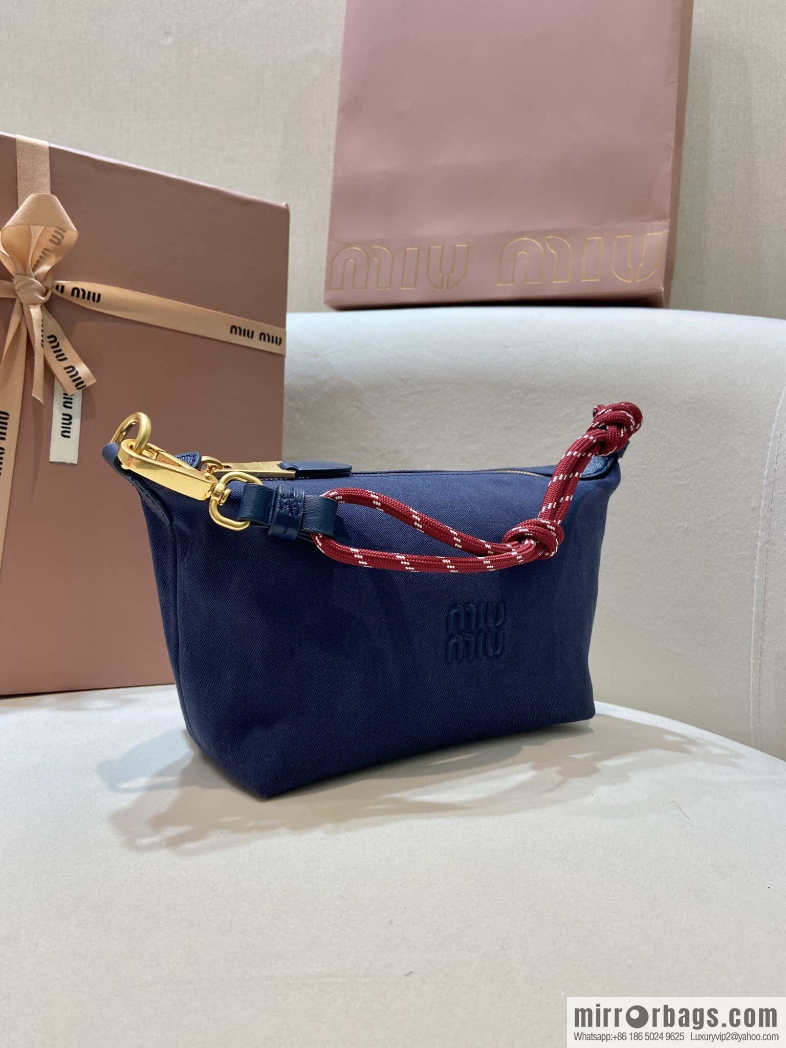 MIUMIU 🎉 new 🎉 5NE841 lunch bag 🎉🎉 blue