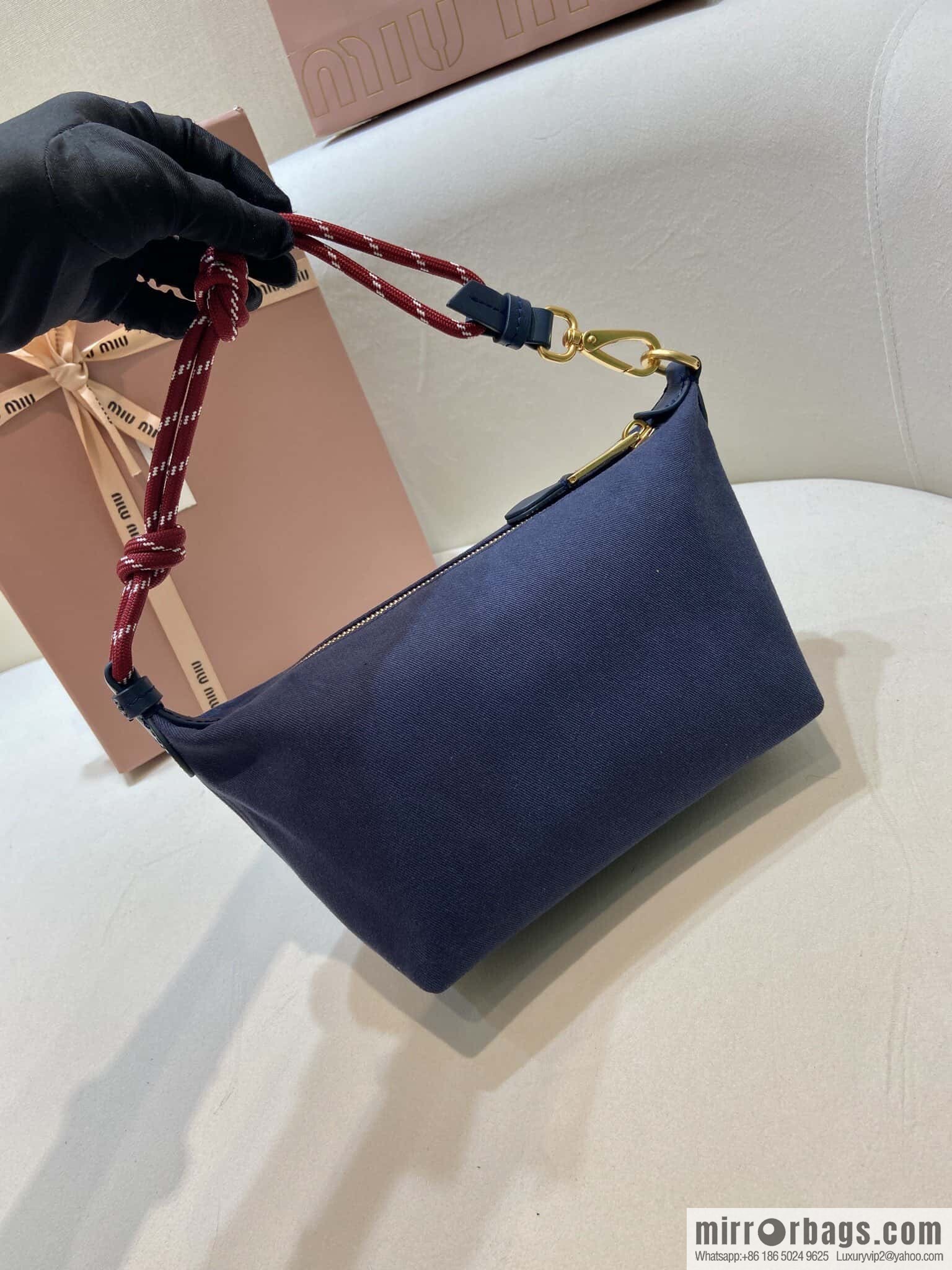 MIUMIU 🎉 new 🎉 5NE841 lunch bag 🎉🎉 blue