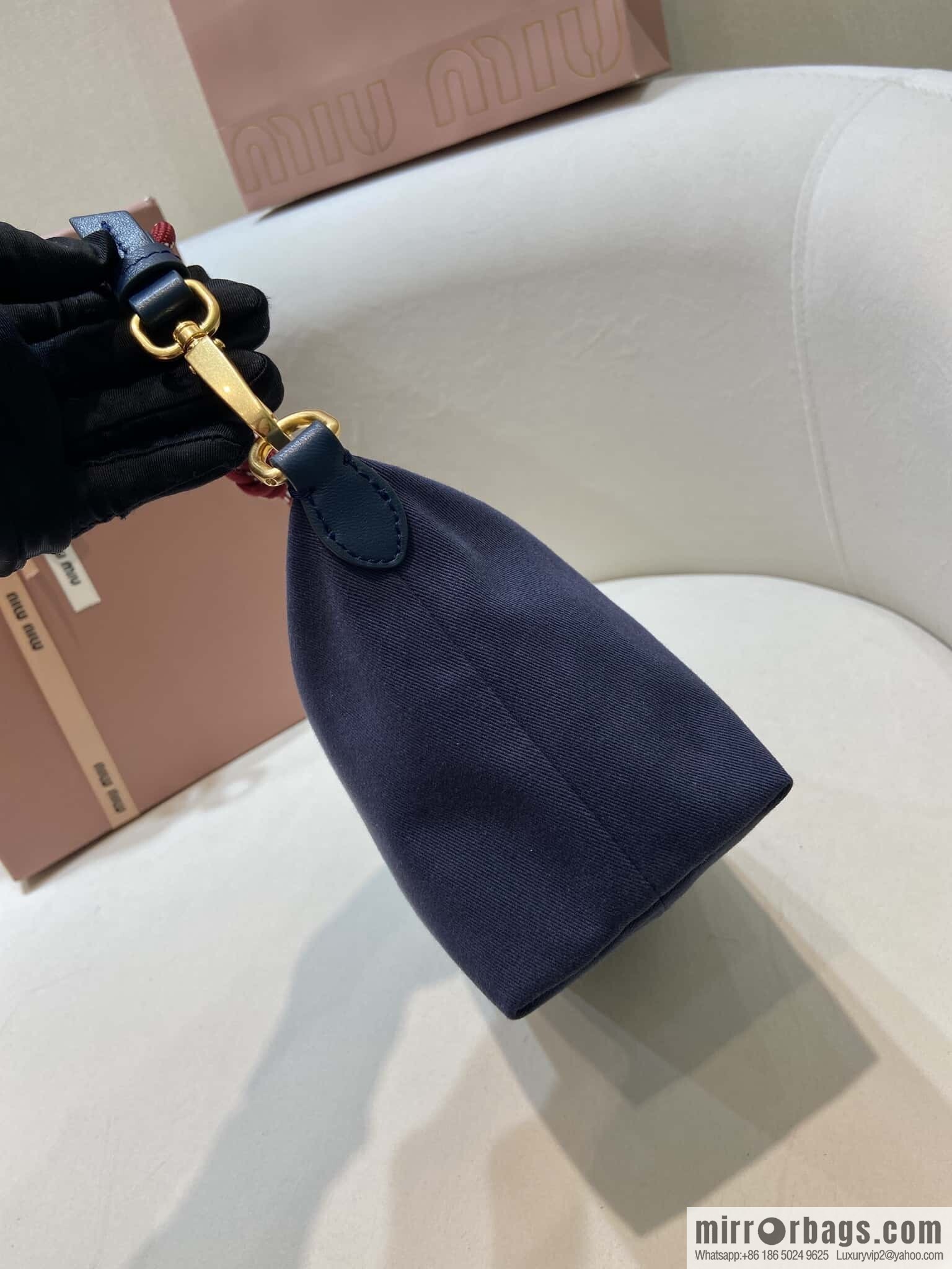 MIUMIU 🎉 new 🎉 5NE841 lunch bag 🎉🎉 blue
