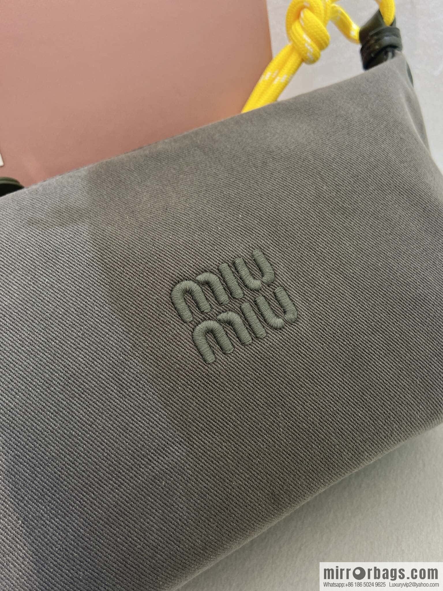 MIUMIU 🎉 new 🎉 5NE841 lunch bag 🎉🎉 green