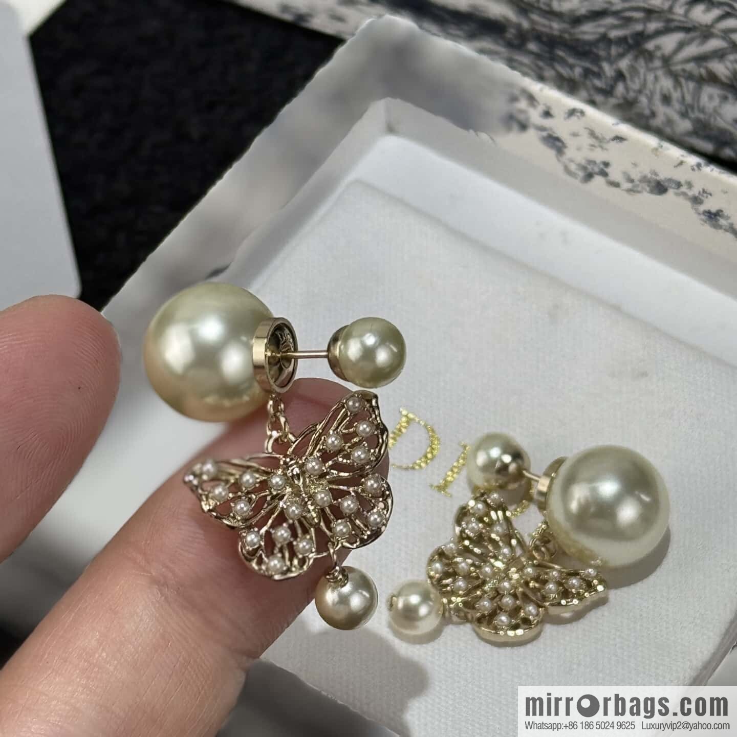 ❗️New ❗️☀️ New ☑️ Dior DIOR tassel size pearl butterfly stud earrings ☀️