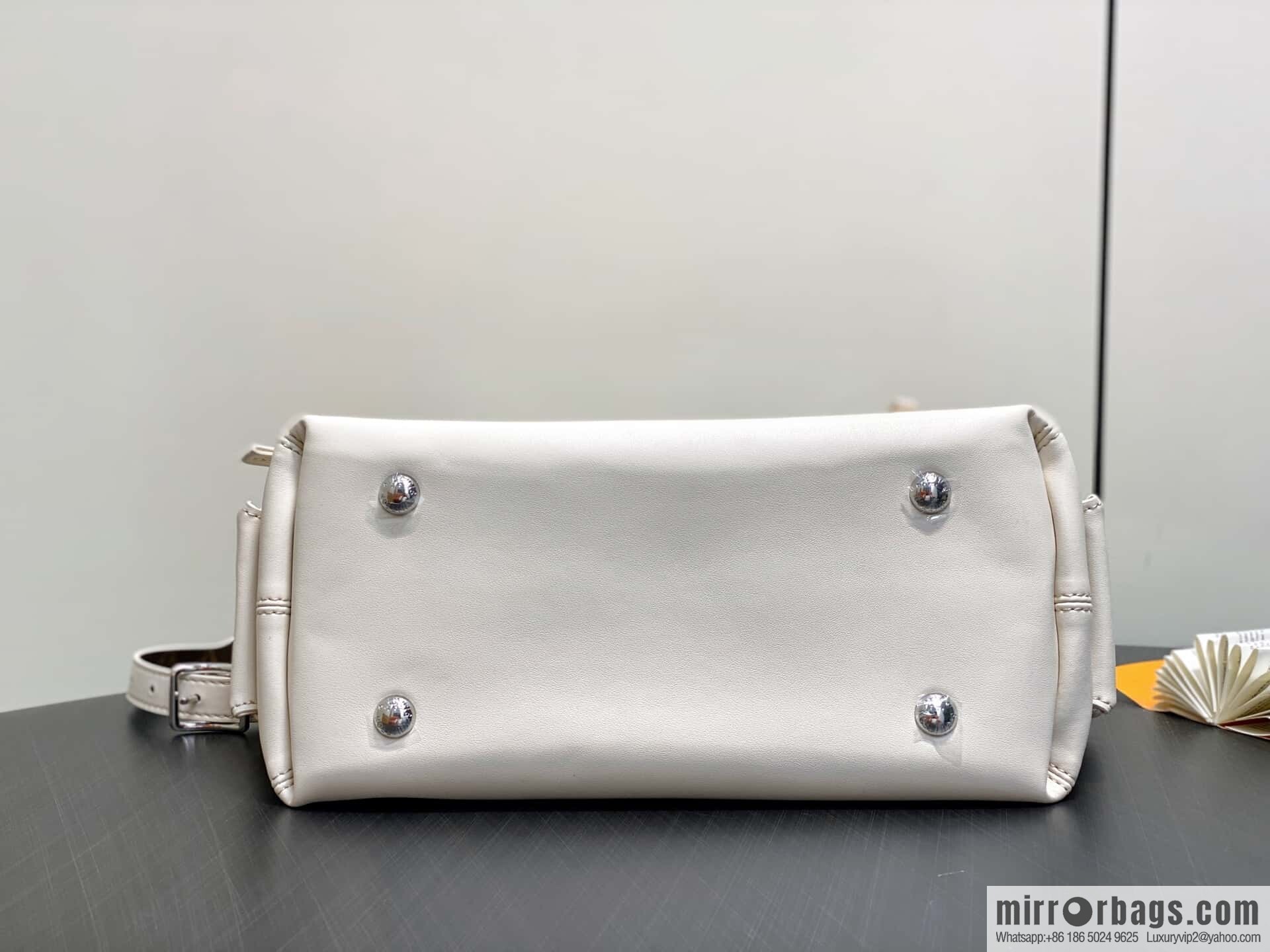 [Boutique‑grade] M12919 milky white, full leather shopping bag CARRYALL CARGO small handbag