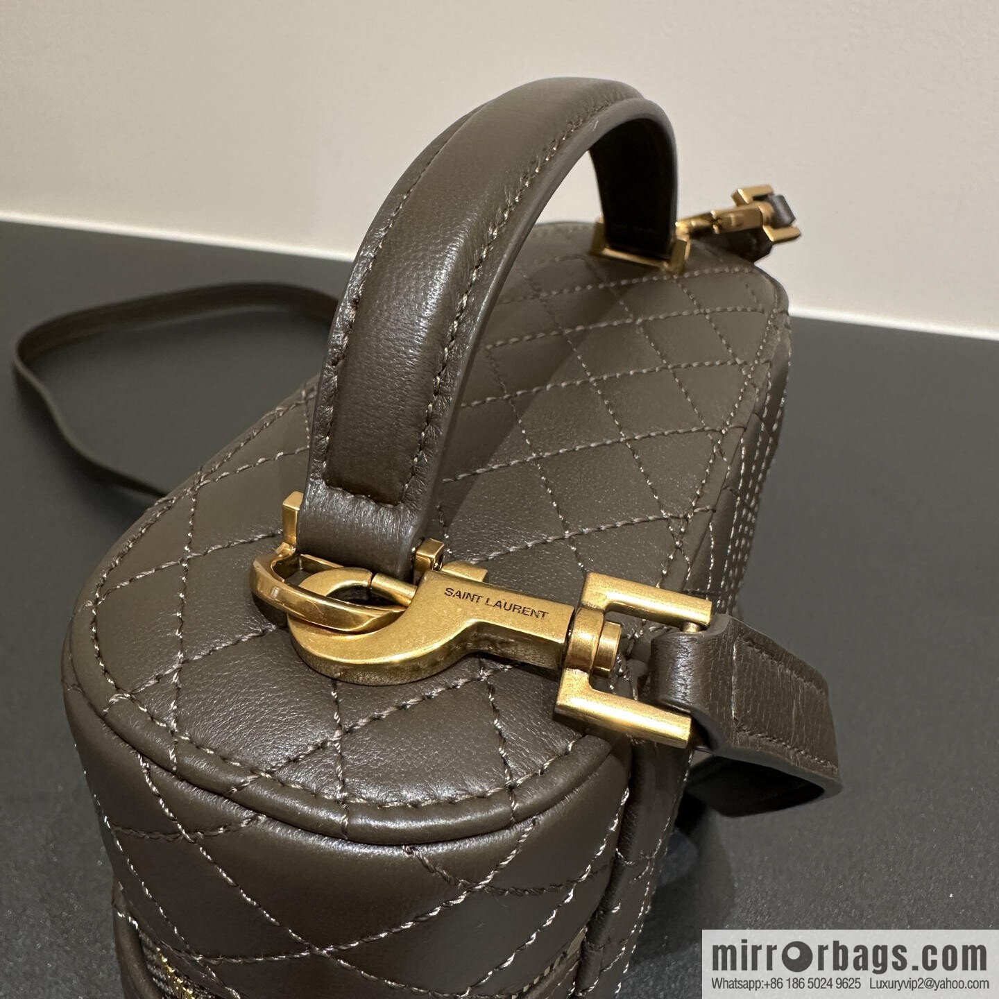 YSL 𝗚𝗔𝗕𝗬 𝗩𝗔𝗡𝗜𝗧𝗬 Mini Sheepskin Clutch Bag 766731 Musk Green