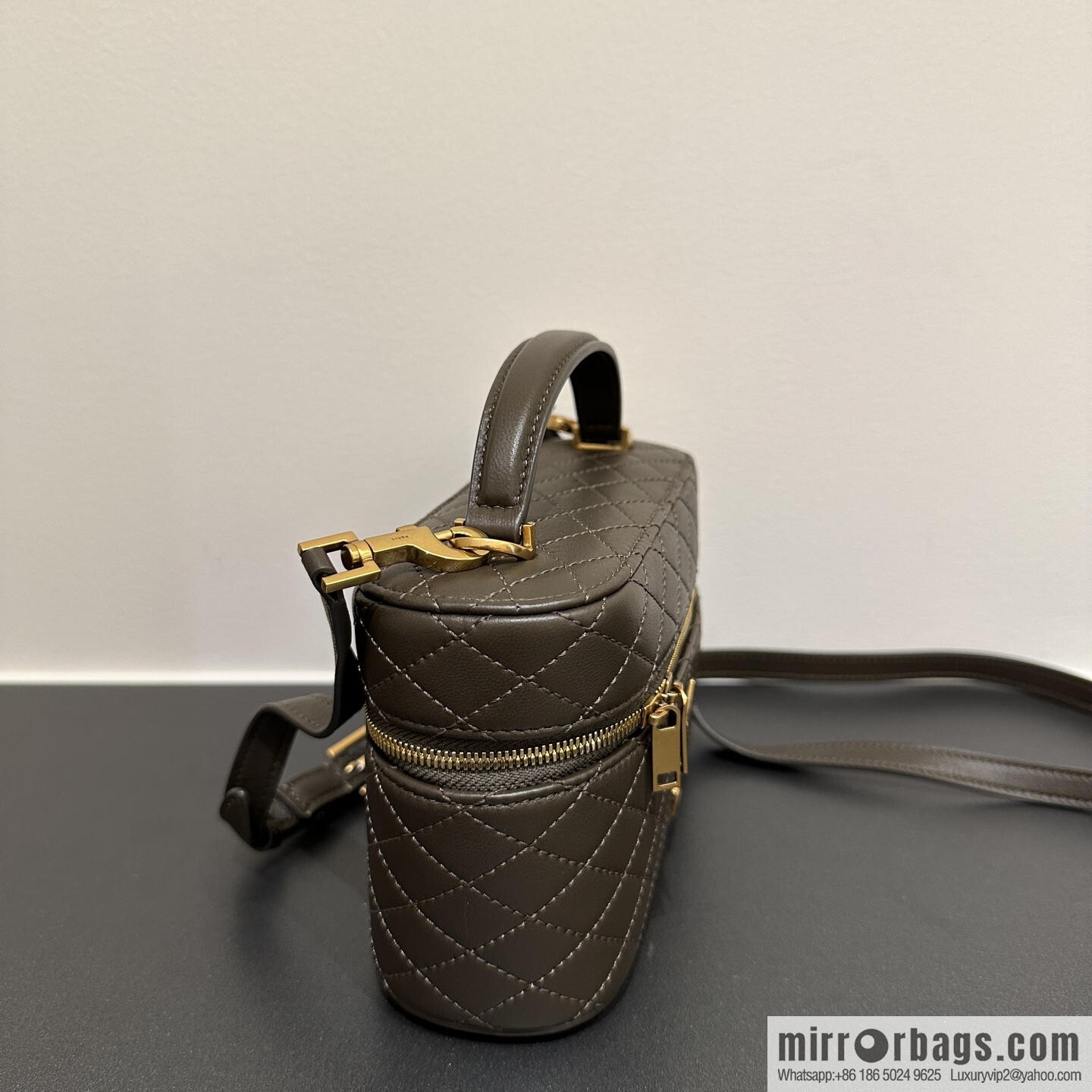 YSL 𝗚𝗔𝗕𝗬 𝗩𝗔𝗡𝗜𝗧𝗬 Mini Sheepskin Clutch Bag 766731 Musk Green