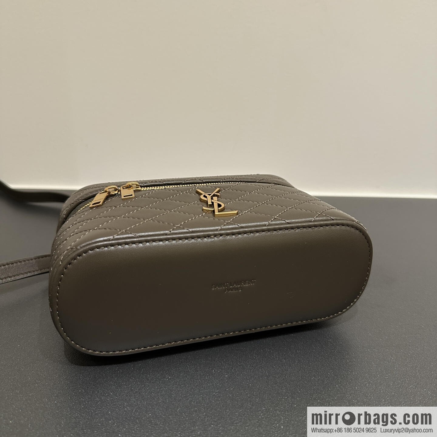 YSL 𝗚𝗔𝗕𝗬 𝗩𝗔𝗡𝗜𝗧𝗬 Mini Sheepskin Clutch Bag 766731 Musk Green