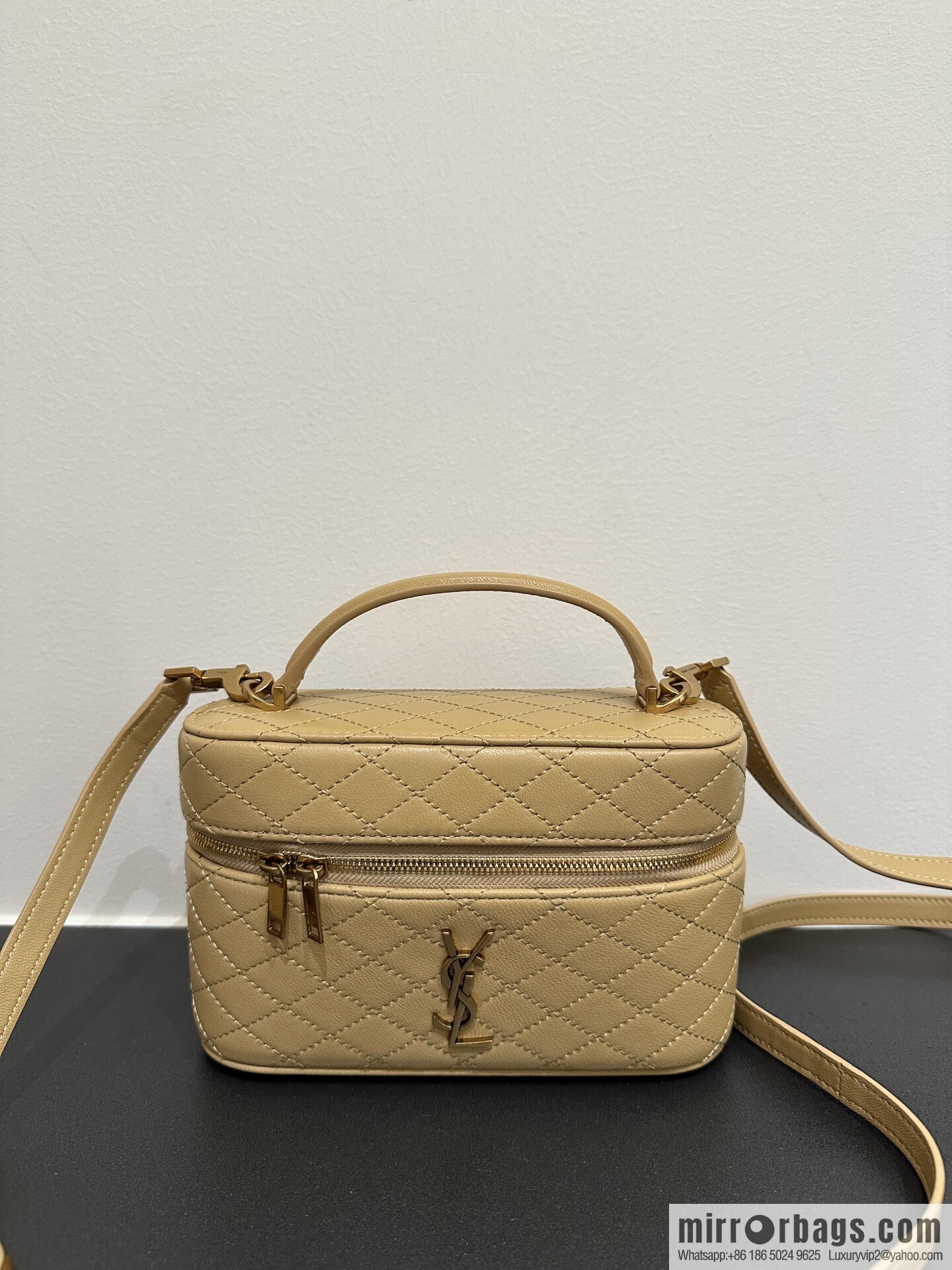 YSL 𝗚𝗔𝗕𝗬 𝗩𝗔𝗡𝗜𝗧𝗬 mini sheepskin clutch bag 766731 milk tea color