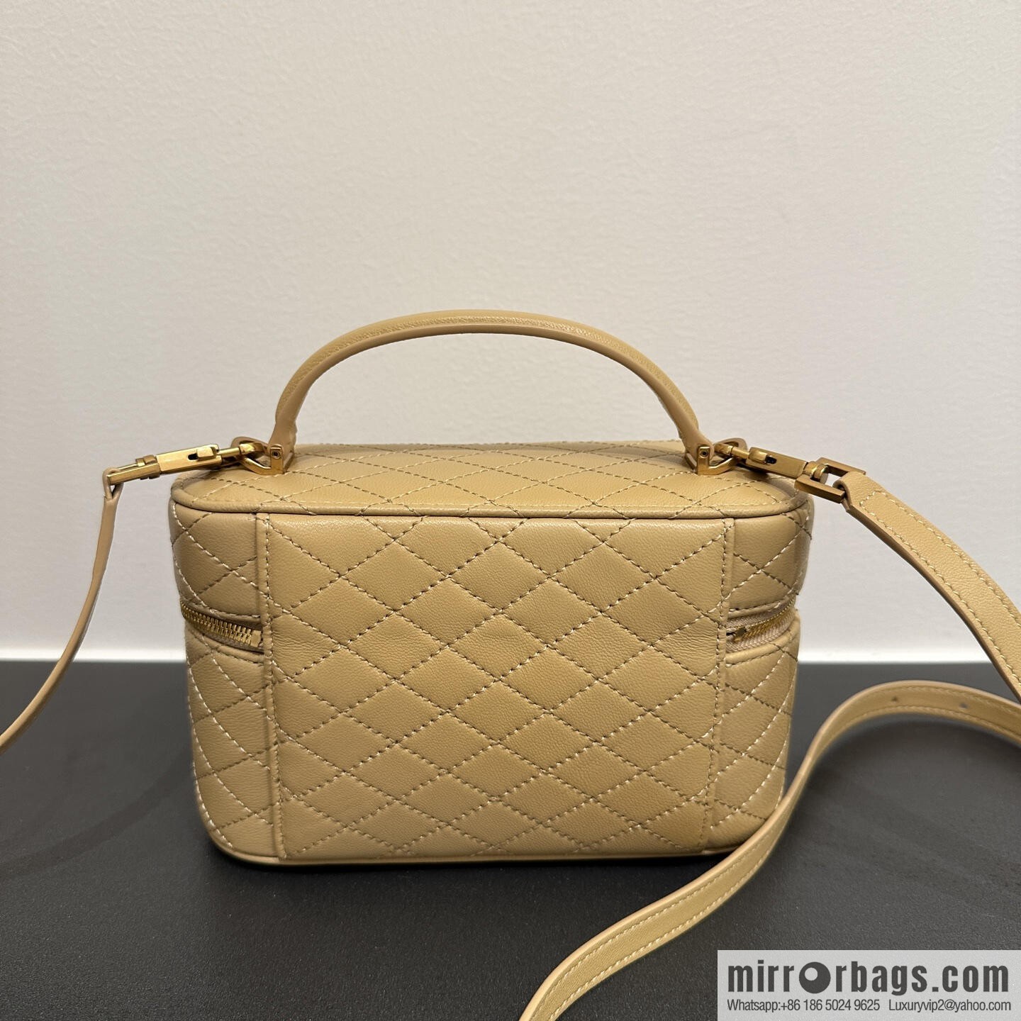 YSL 𝗚𝗔𝗕𝗬 𝗩𝗔𝗡𝗜𝗧𝗬 mini sheepskin clutch bag 766731 milk tea color