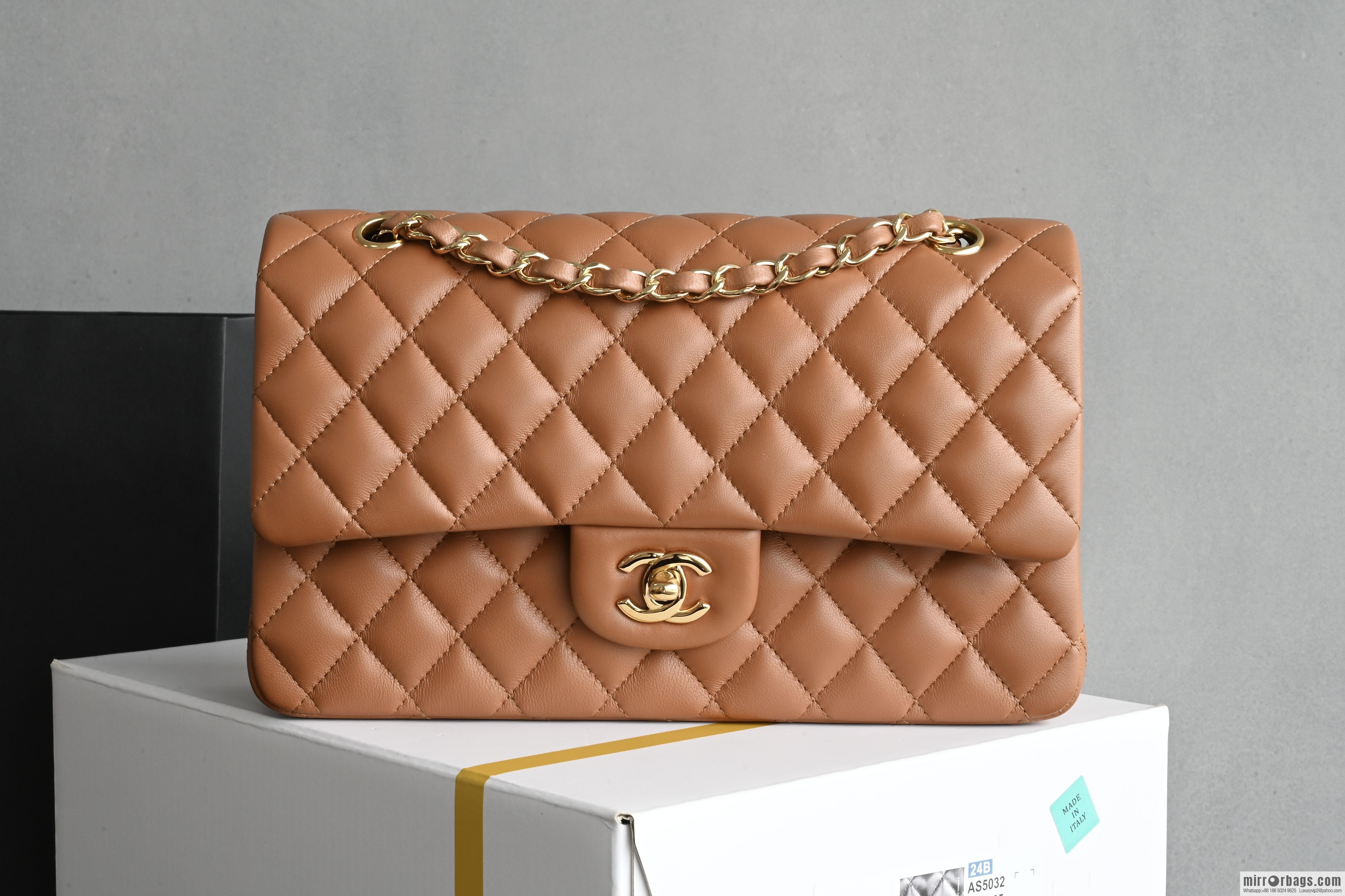 CHANEL π²ππππππ π΅πππ πΌπππππ medium, caramel color A01112 caramel color