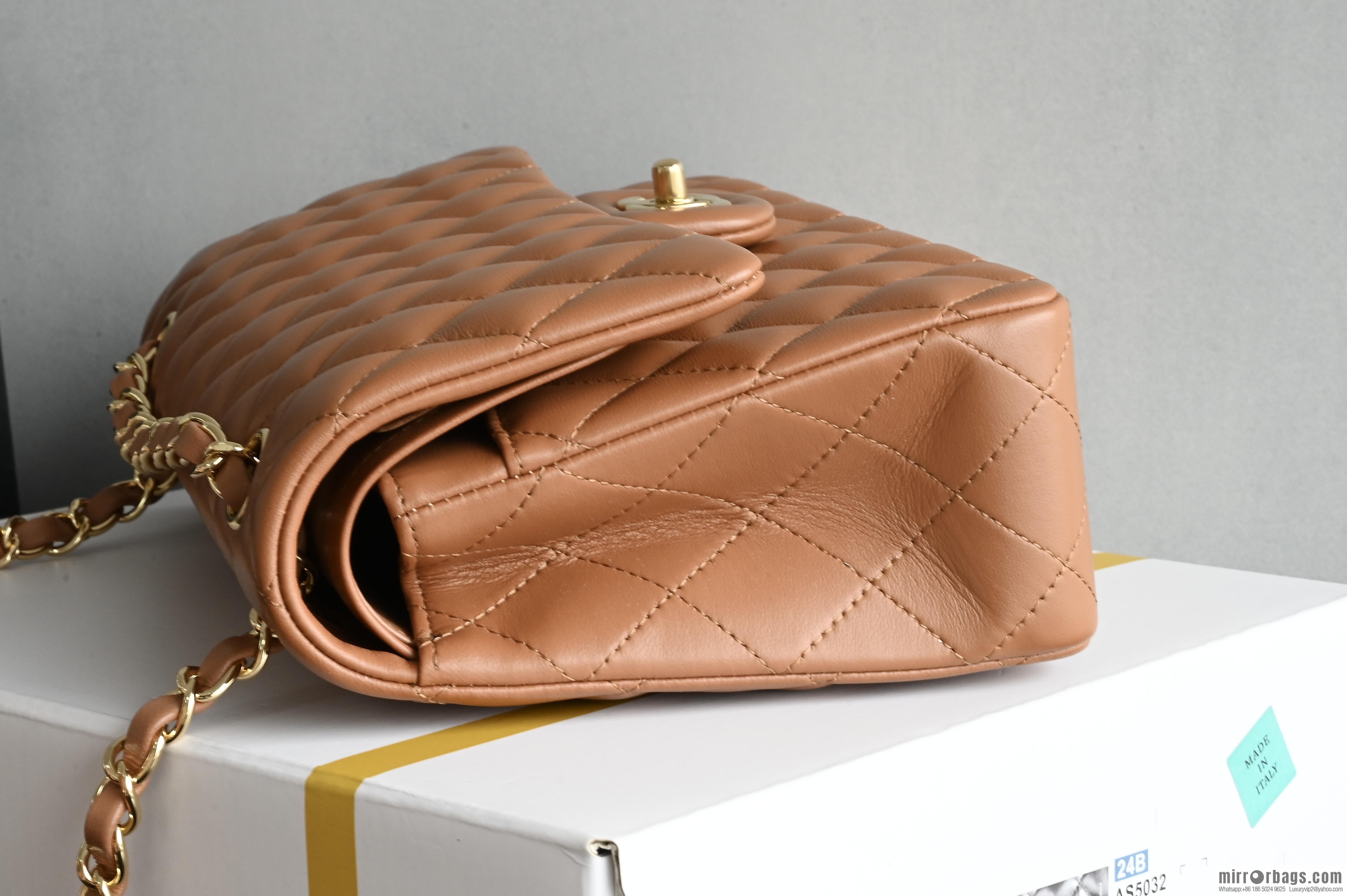 CHANEL π²ππππππ π΅πππ πΌπππππ medium, caramel color A01112 caramel color